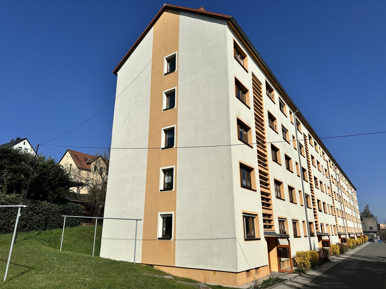 3-Raumwohnung mit Stellplatz und Balkon in Mülsen!