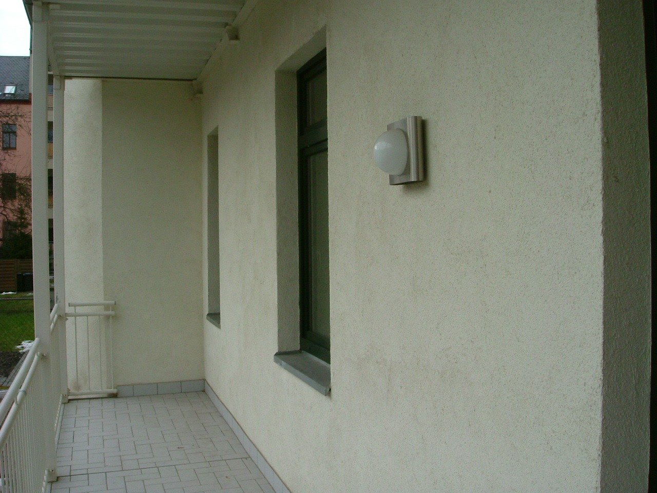 Vermietete 2-Raumwhg. in zentrumsnaher Lage! Großer Südbalkon, EBK, Tageslichtbad u. Stpl.!