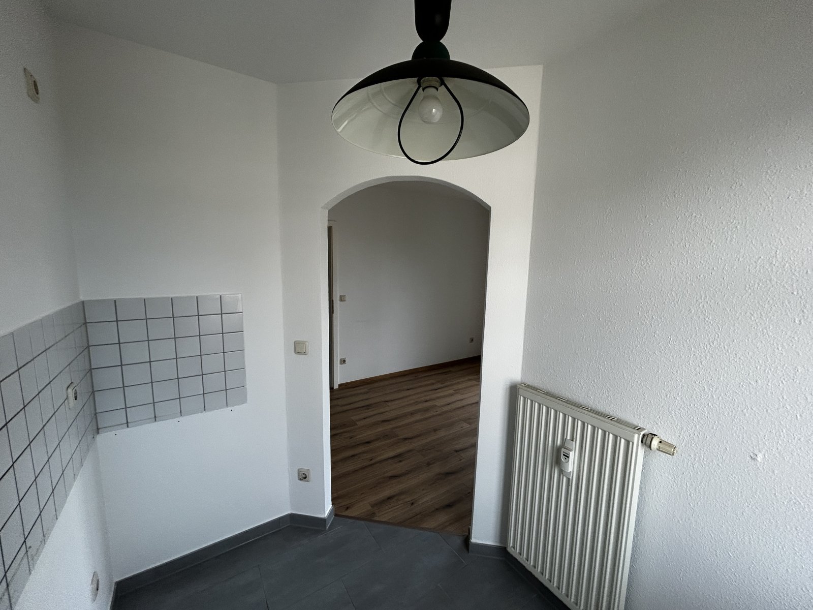 Ab 01.12.25!! Helle 1-Raum-Wohnung mit Tageslichtbad und Balkon Nähe HBK