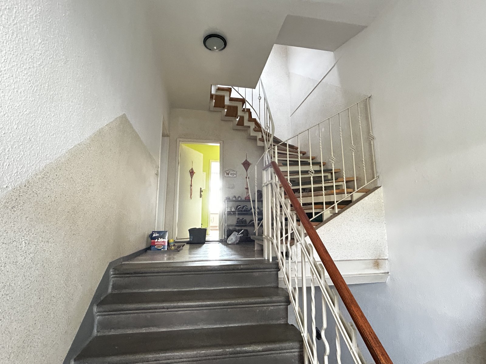 Schöne 3-Raum-Wohnung mit Stellplatz und Gartennutzung ; DG in Vielau-Reinsdorf!
