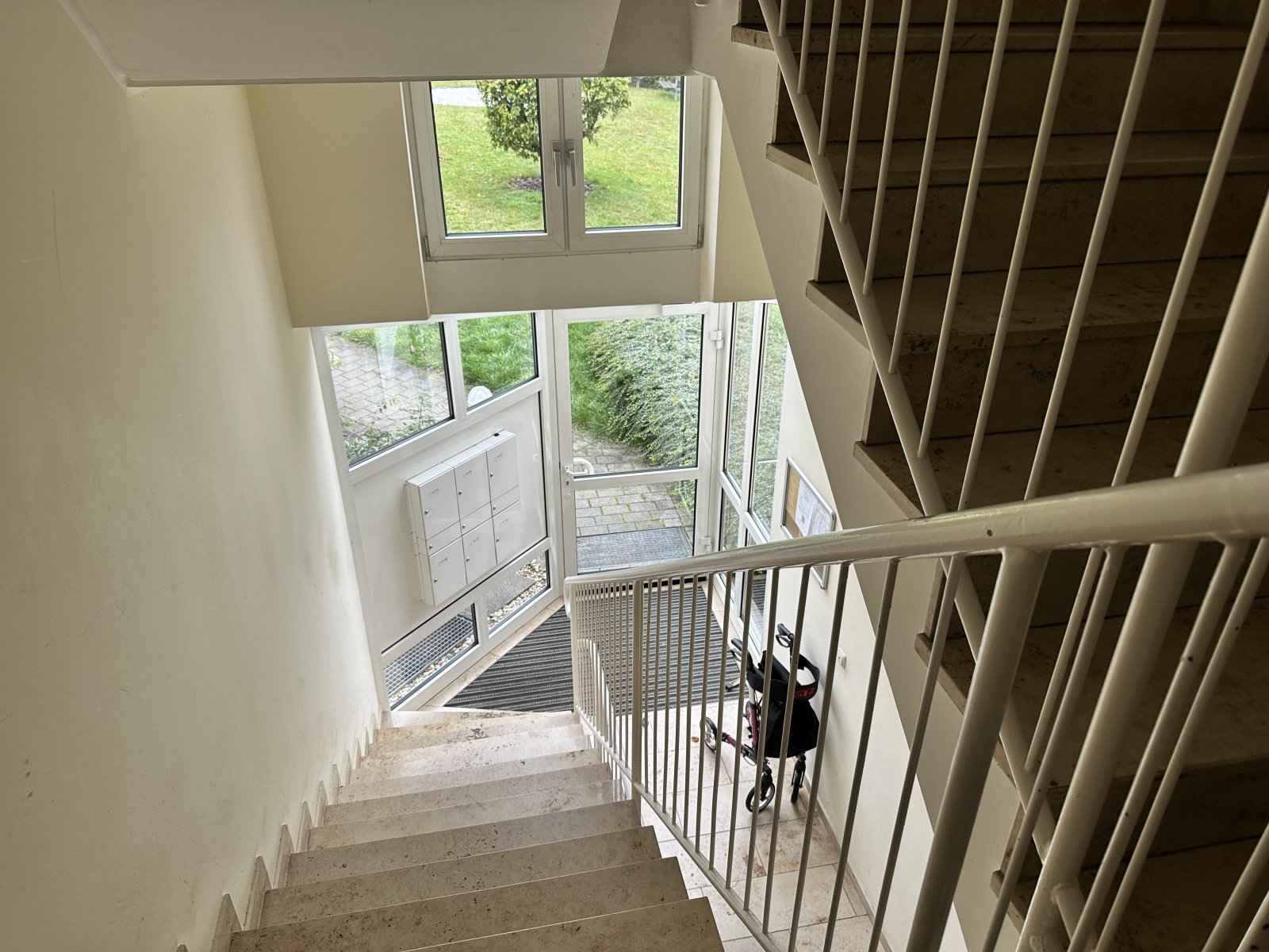 Vermietete 2-Raumwohnung mit Balkon und Stpl. in ruhiger Lage! Zwickau-Cainsdorf!