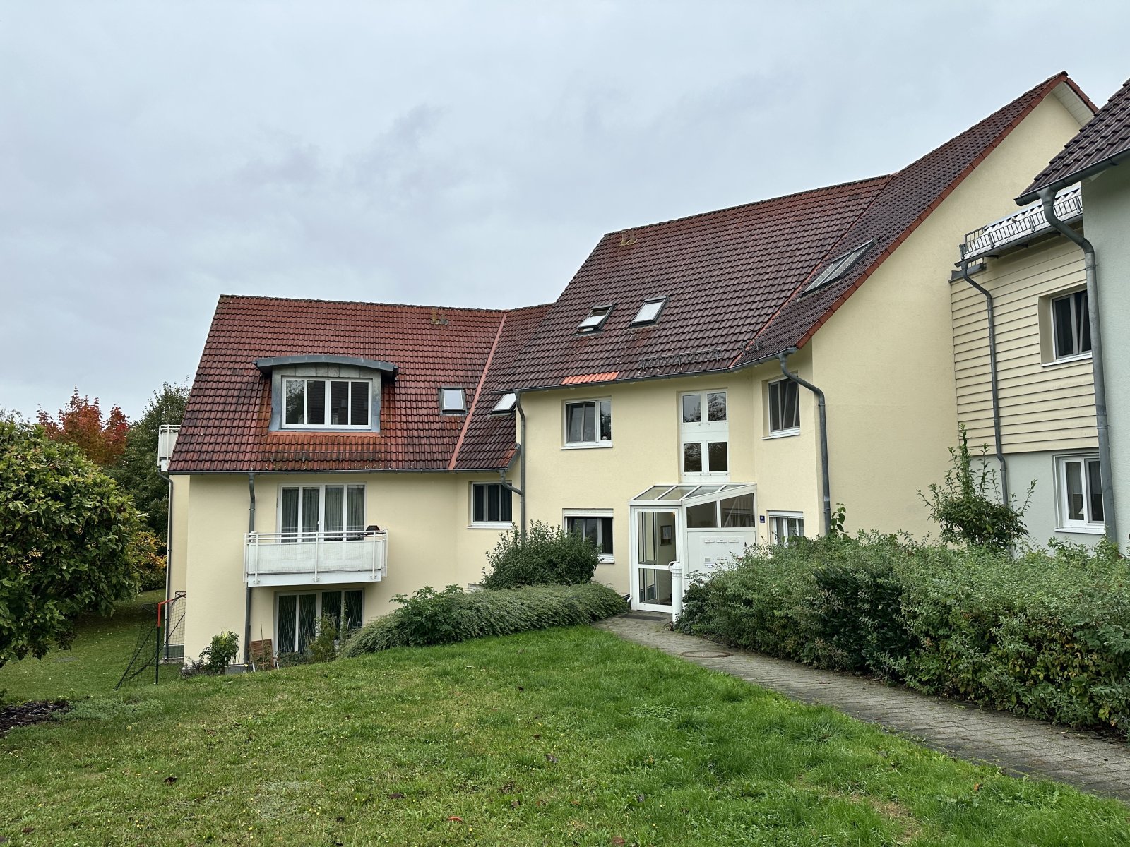 Vermietete 2-Raumwohnung mit Balkon und Stpl. in ruhiger Lage! Zwickau-Cainsdorf!