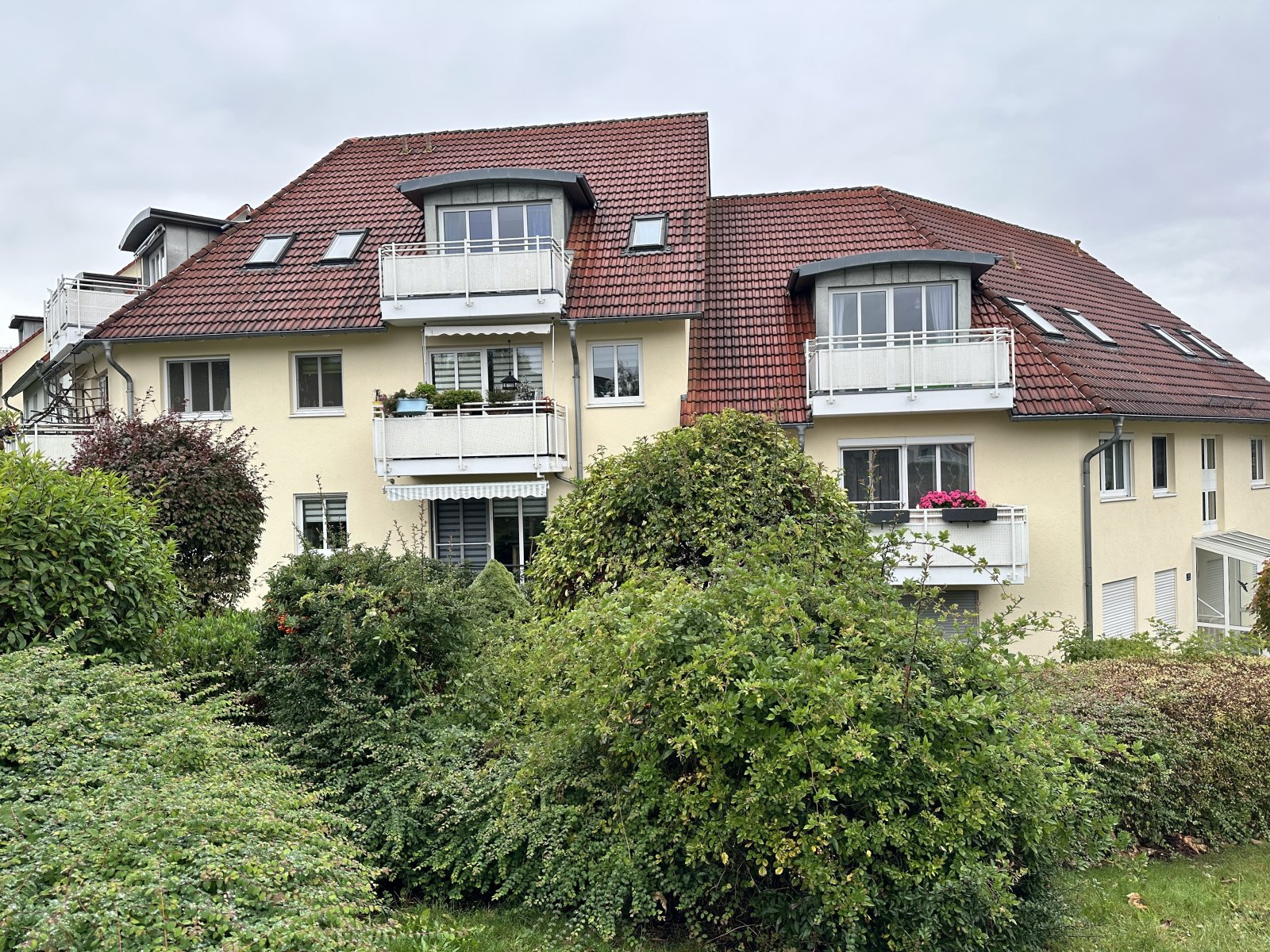 Vermietete 2-Raumwohnung mit Balkon und Stpl. in ruhiger Lage! Zwickau-Cainsdorf!