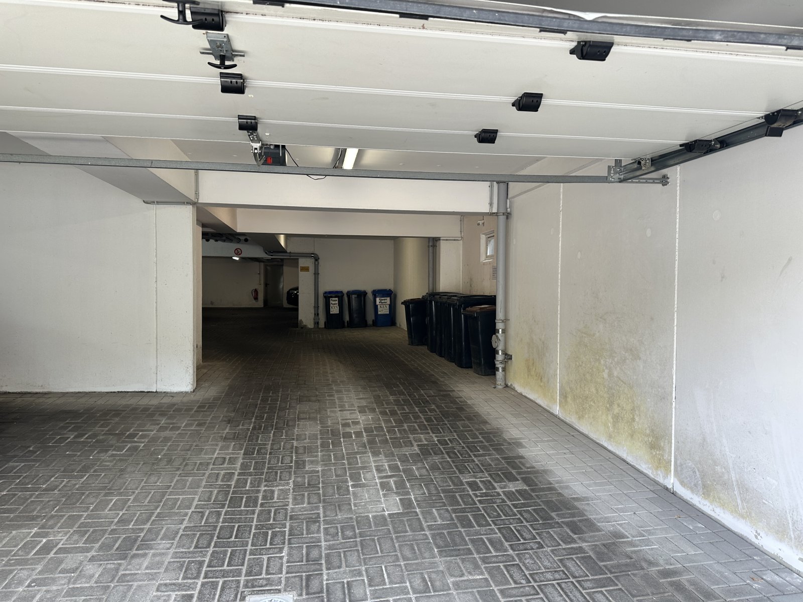 Schöne Penthousewohnung mit 3 großen Terrassen + TG-Stpl. direkt am Plauener Stadtpark!