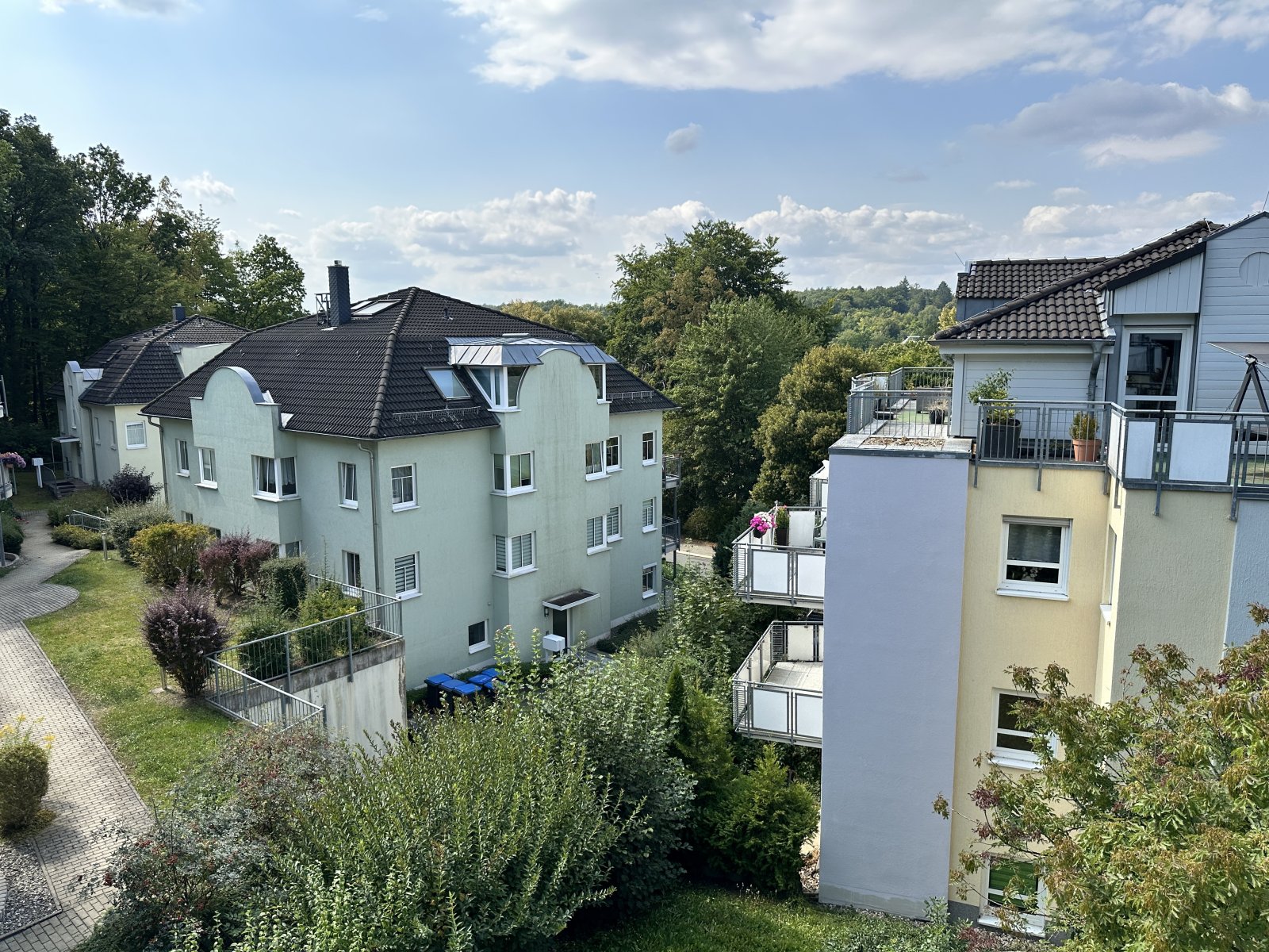 Schöne Penthousewohnung mit 3 großen Terrassen + TG-Stpl. direkt am Plauener Stadtpark!