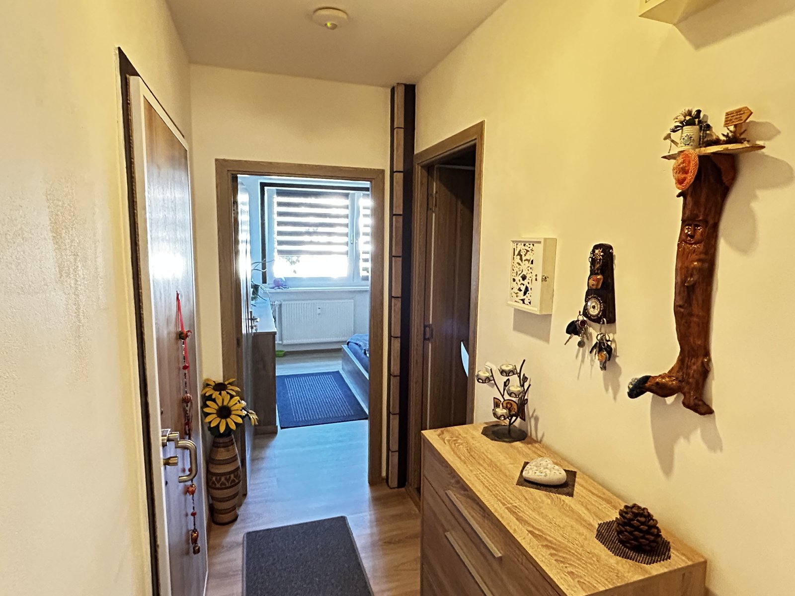 Modernisierte 3-Raum-Wohnung im 1. OG, Balkon u. Stellplatz