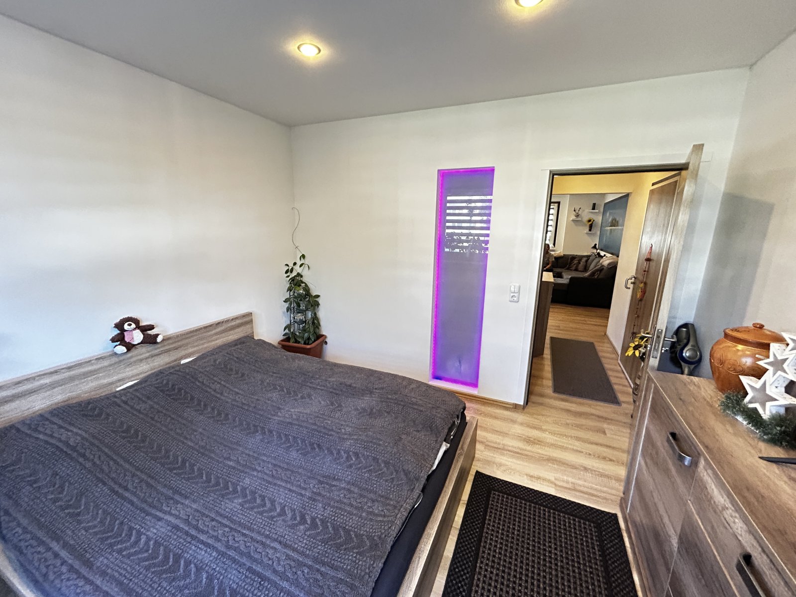 Modernisierte 3-Raum-Wohnung im 1. OG, Balkon u. Stellplatz