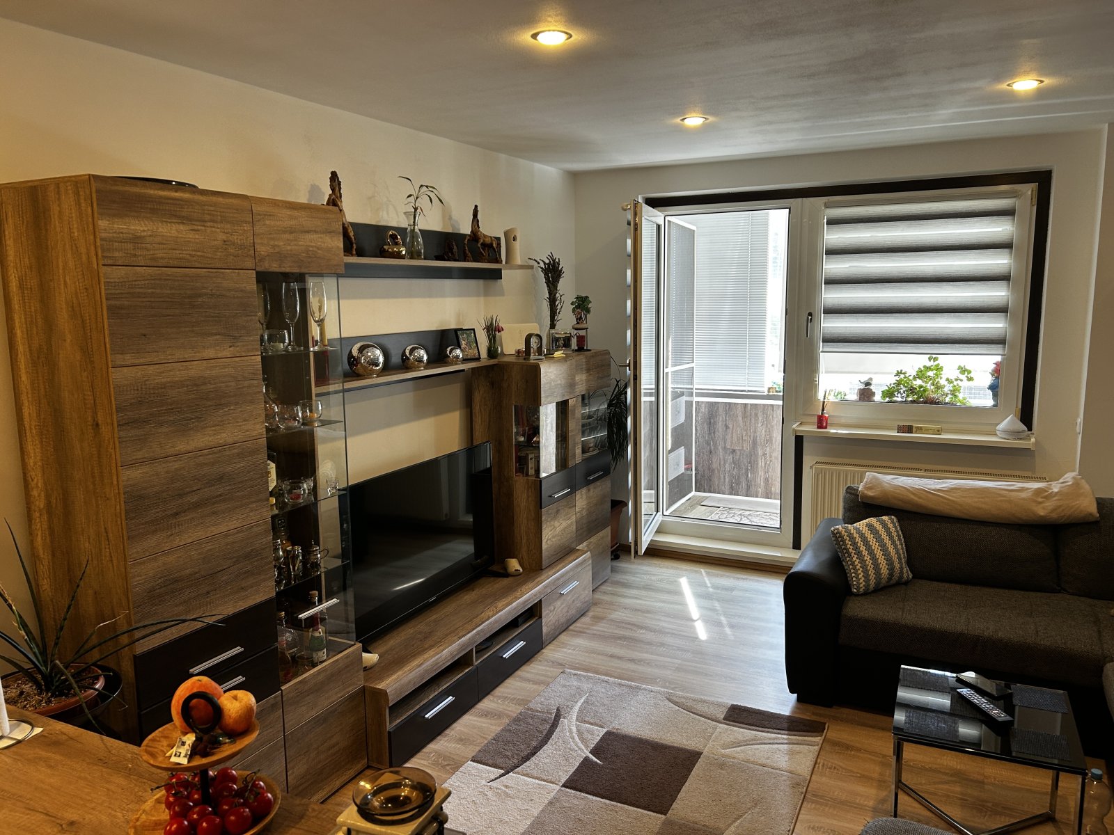 Modernisierte 3-Raum-Wohnung im 1. OG, Balkon u. Stellplatz