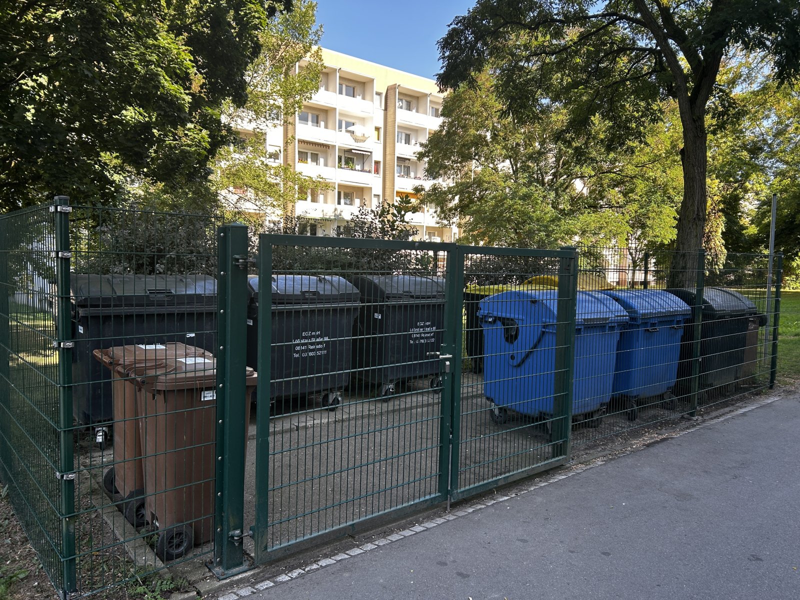 Modernisierte 3-Raum-Wohnung im 1. OG, Balkon u. Stellplatz