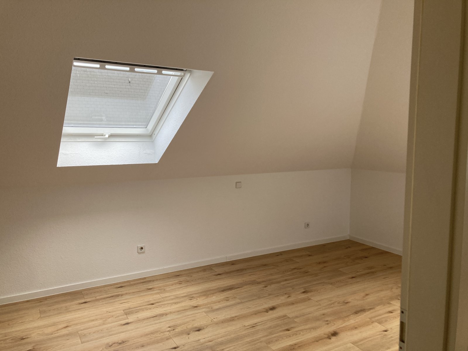 4-Raum-Maisonettewhg. mit 2 Bädern und Dachterrasse!