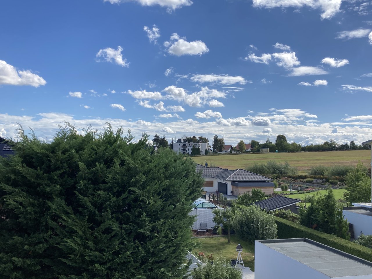 Zwickau - Weißenborn, 2-Raum-Wohnung mit Küche (optional) und Garage! 5 Minuten zum Stadtwald