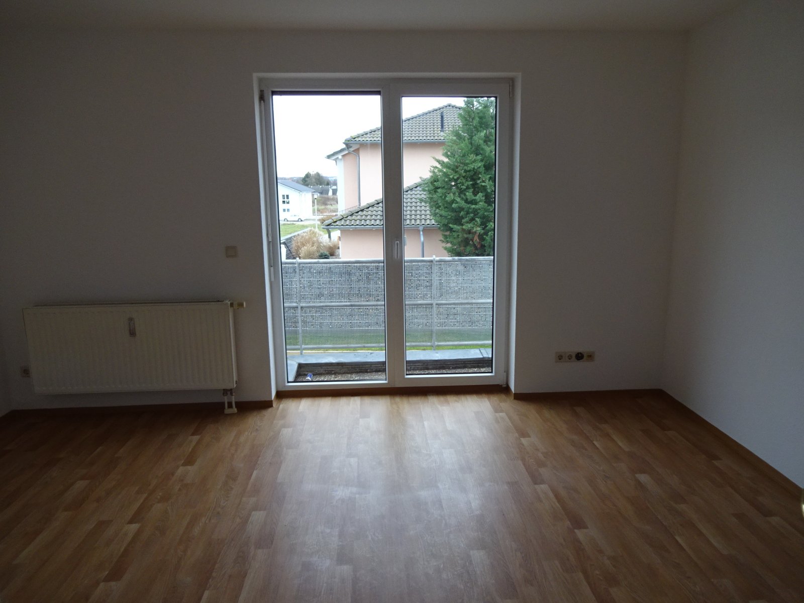 Zwickau - Weißenborn, 2-Raum-Wohnung mit Küche (optional) und Garage! 5 Minuten zum Stadtwald