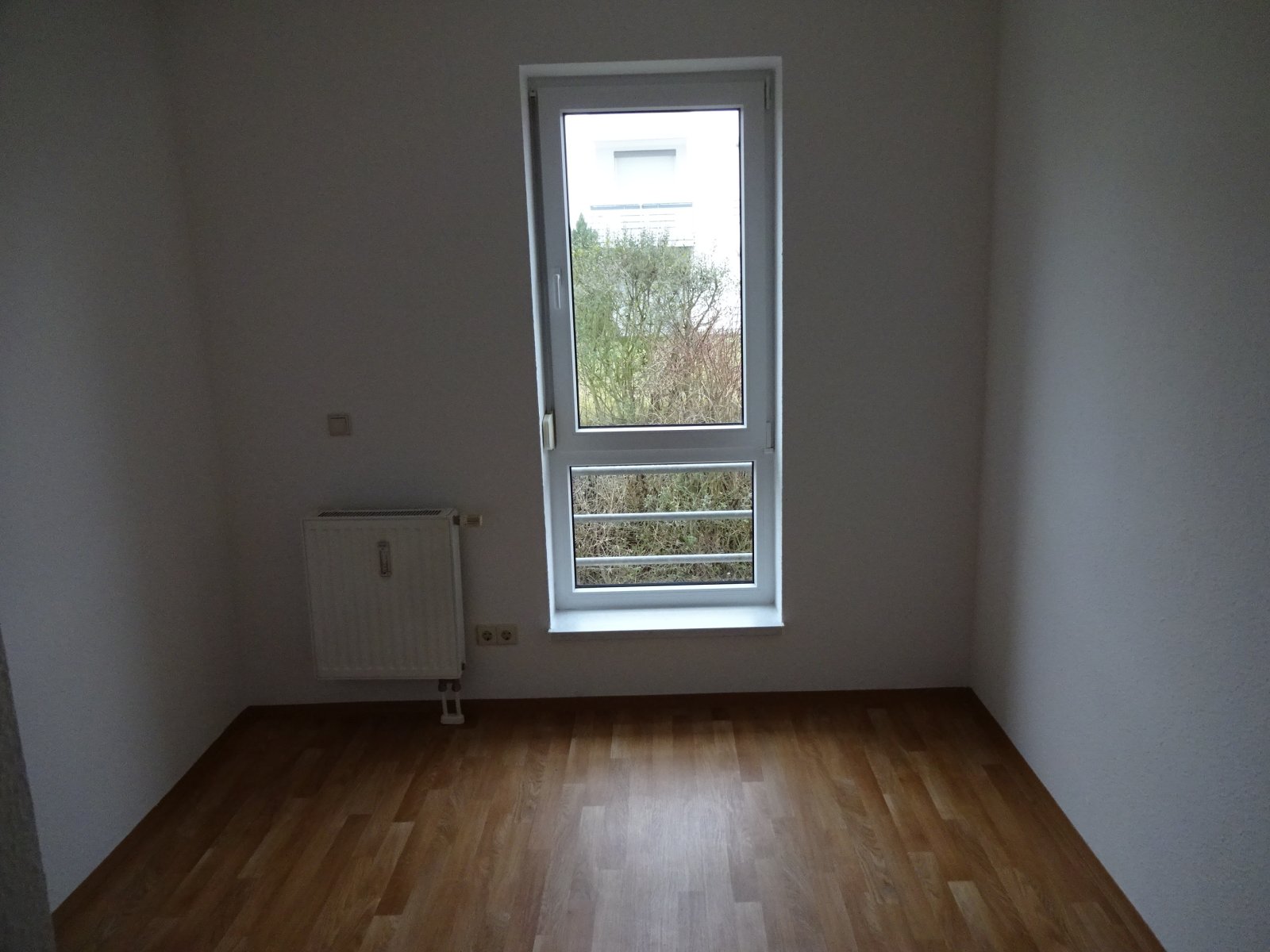 Zwickau - Weißenborn, 2-Raum-Wohnung mit Küche (optional) und Garage! 5 Minuten zum Stadtwald