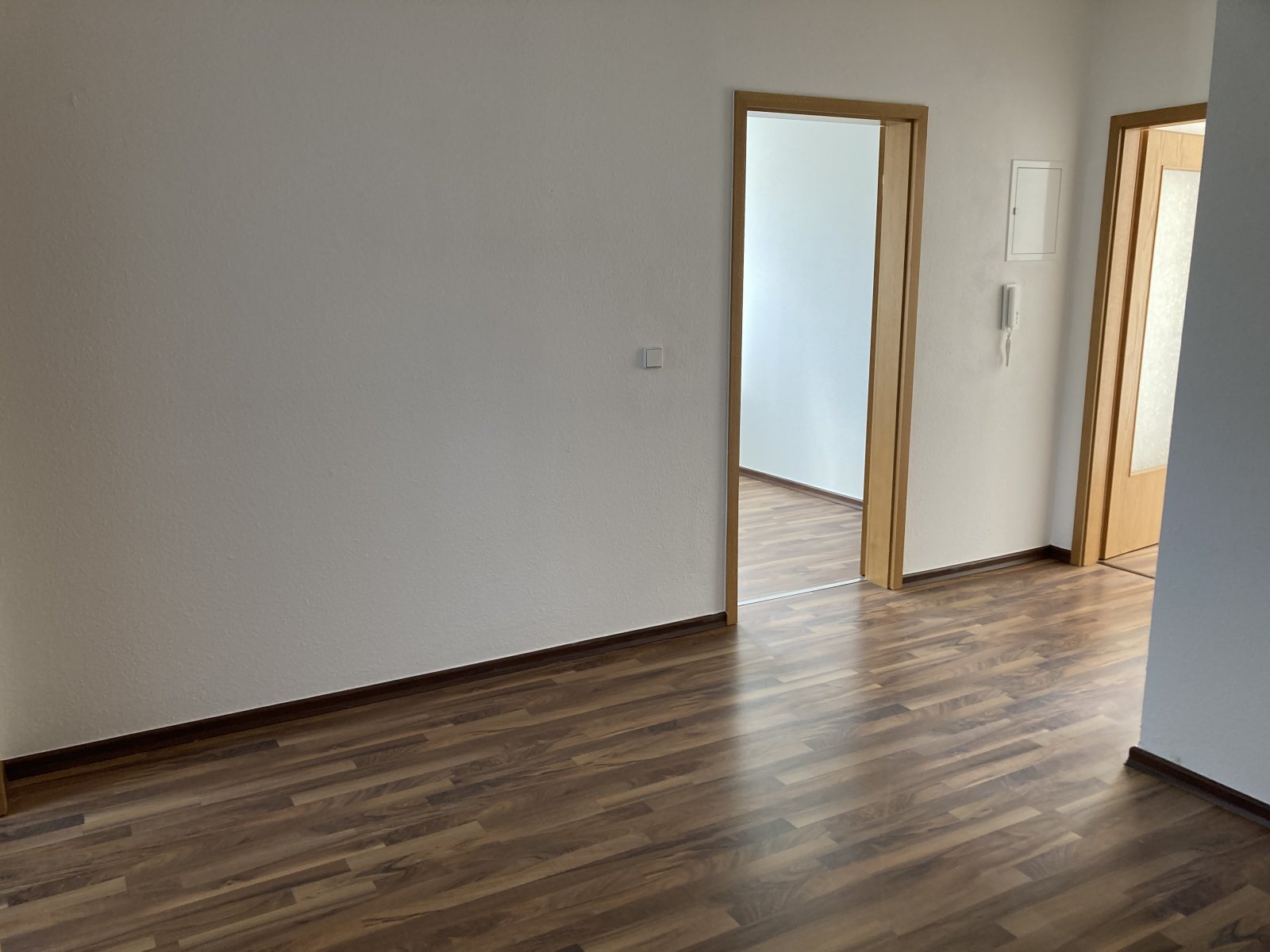 Attraktive, zentrumsnahe 3R.-Whg. mit großer Dachterrasse u. Stellpl.! Leerstehend