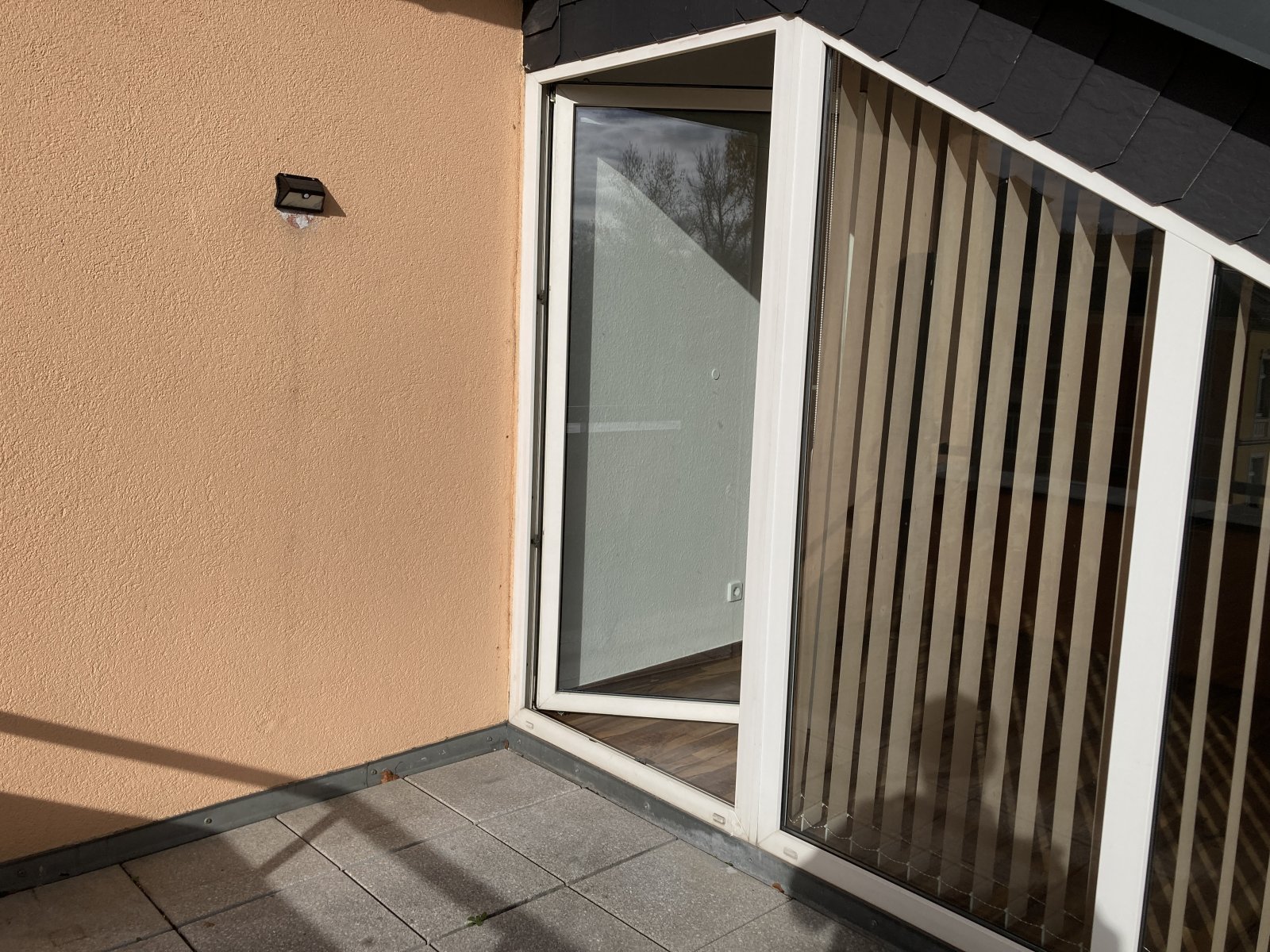 Attraktive, zentrumsnahe 3R.-Whg. mit großer Dachterrasse u. Stellpl.! Leerstehend