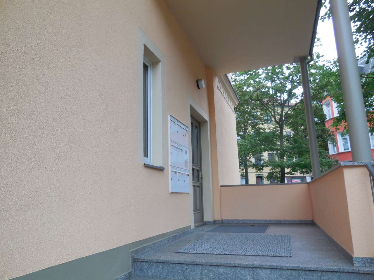 Vermietete 2-Raumwohnung mit kleiner EBK und Stpl. in Stadtvilla! Zentrumsnah; Nähe Schwanenteich!