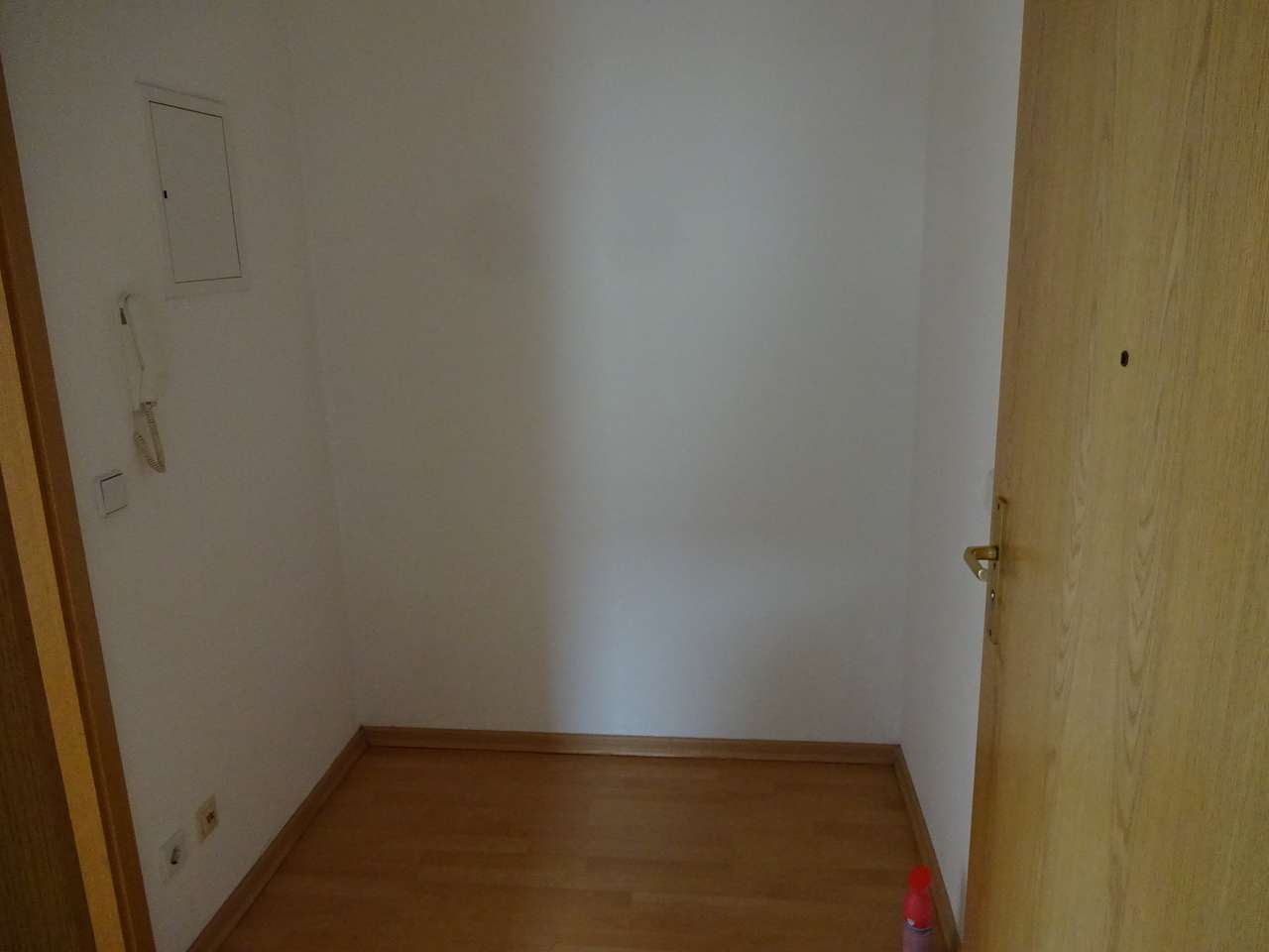 Vermietete 2-Raumwohnung mit kleiner EBK und Stpl. in Stadtvilla! Zentrumsnah; Nähe Schwanenteich!