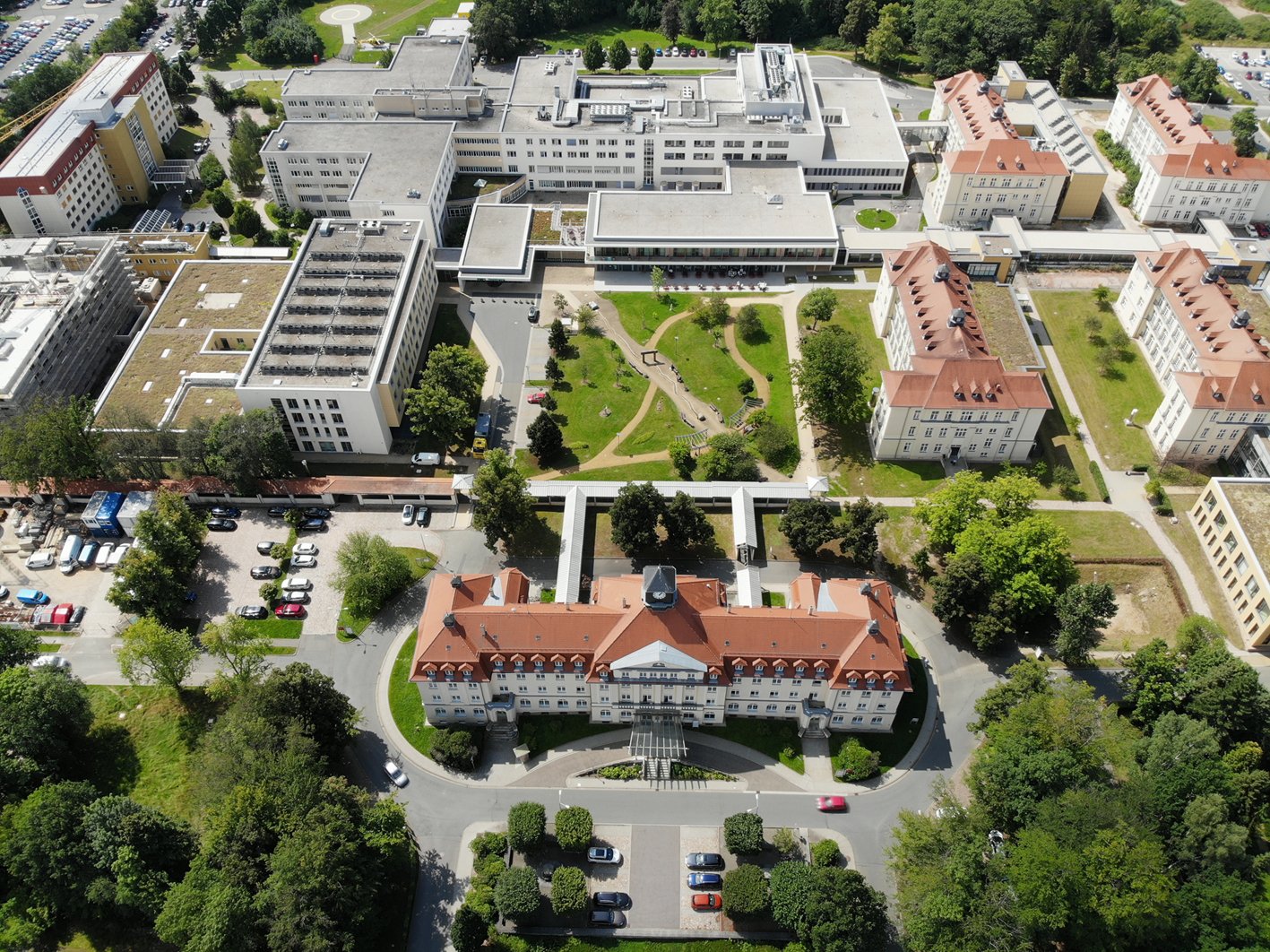Vermietete 2-Raumwohnung in Marienthal mit Balkon, Tageslichtbad u. Stpl.! Blick ins Erzgebirge!