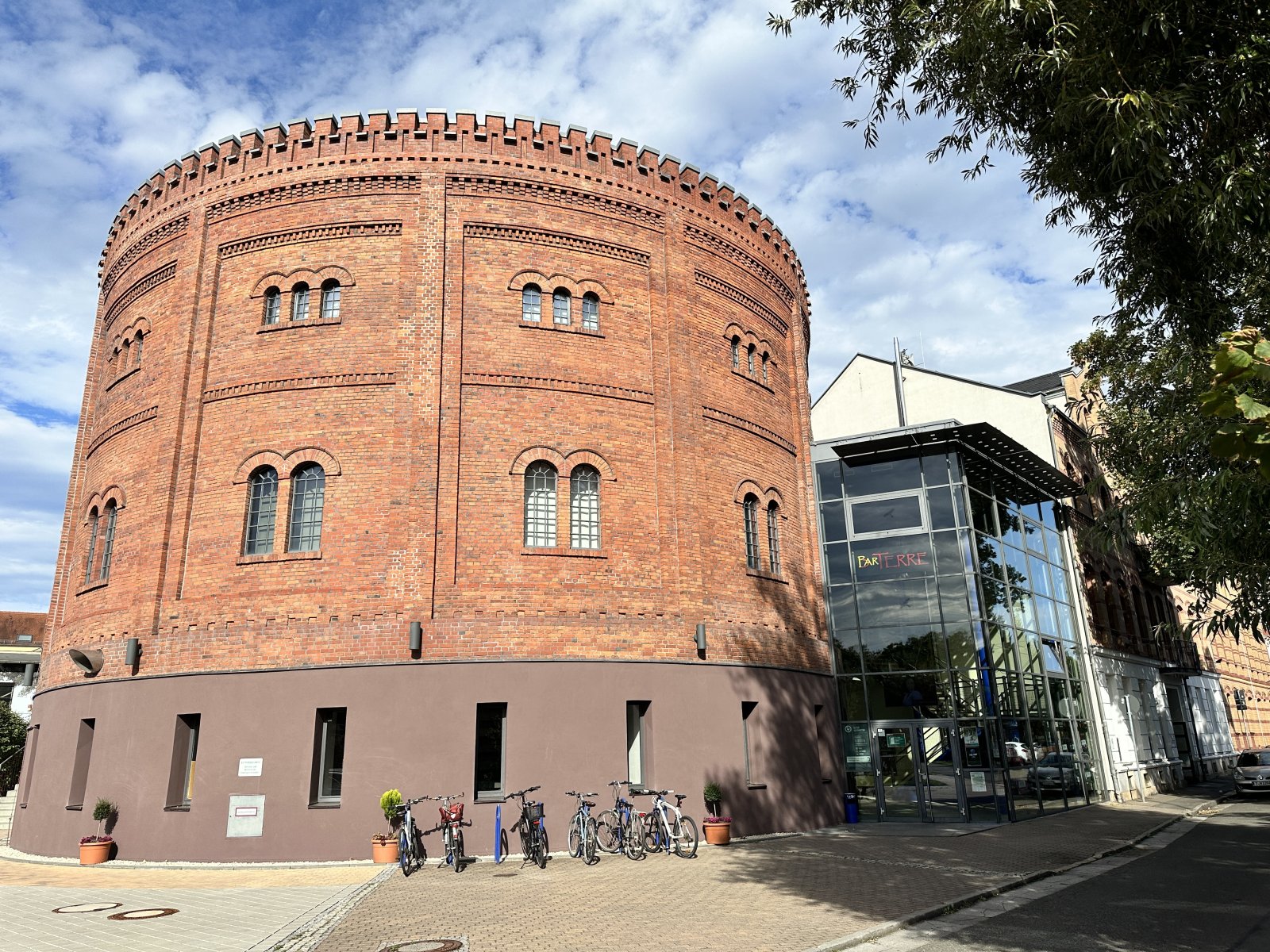 Großzügige 1-Raumwohnung mit Einbauküche in Zwickau! Denkmalschutz!
