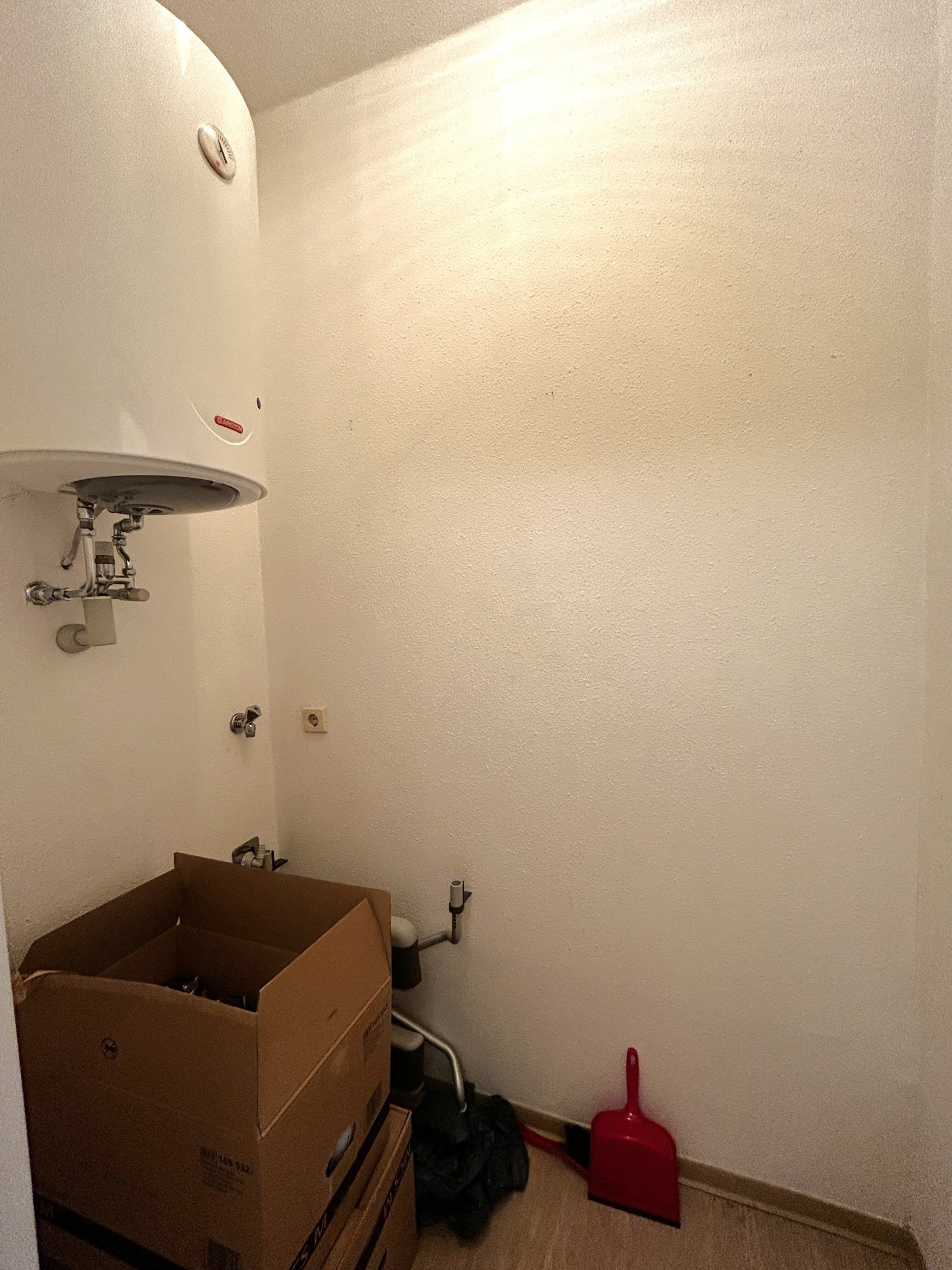 1,5-Raumwhg. mit EBK und Stpl. in historischem Villenviertel, Leerstehend.