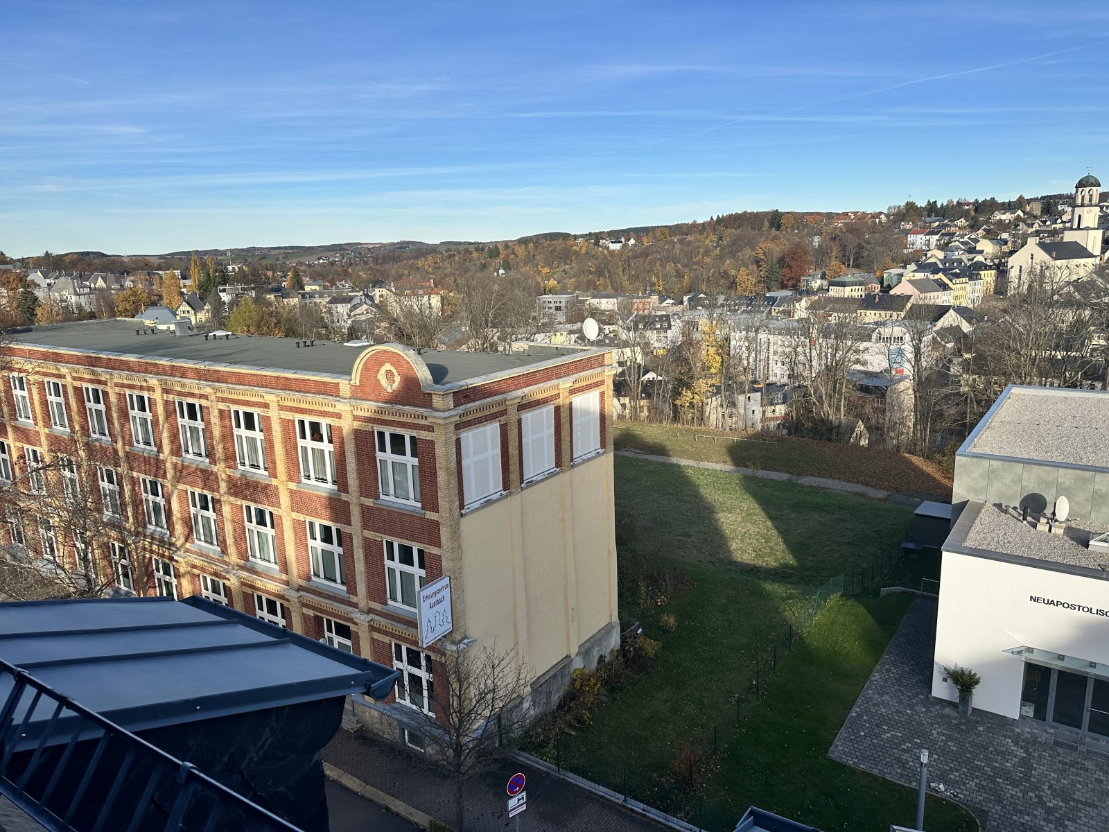 Zentrumsnahe Büroeinheit mit 9 Stellpl., Teeküche & Gäste-WC in Auerbach/V.! Leerstand!