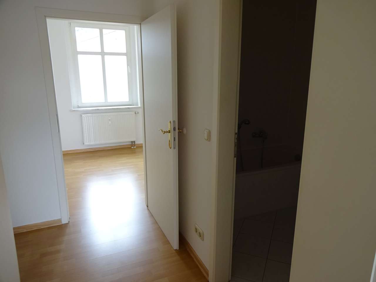 Vermietete 2-Raum DG-Wohnung mit Balkon und Stellplatz in Marienthal!