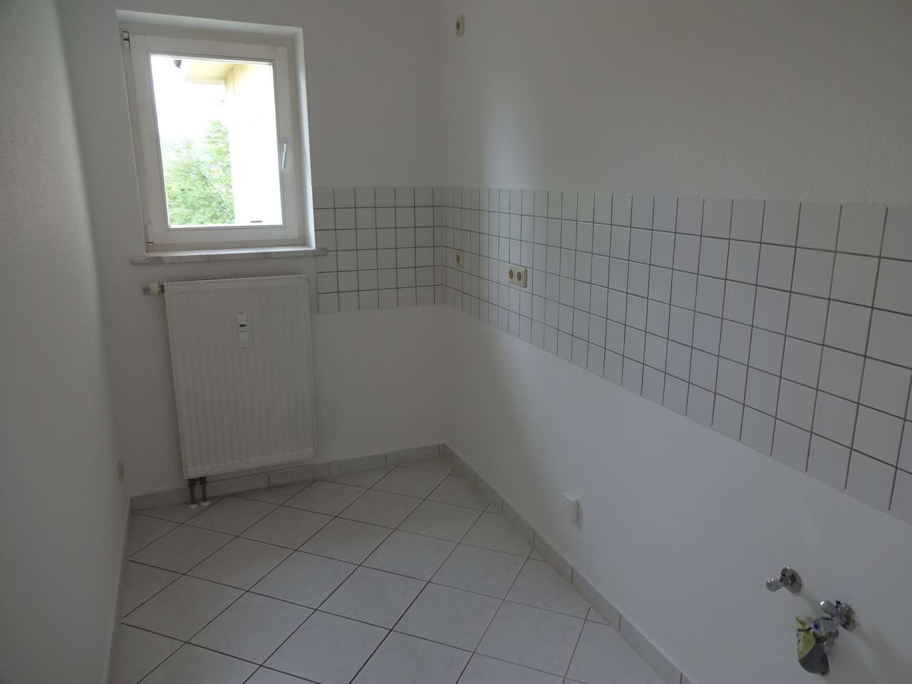 Vermietete 2-Raum DG-Wohnung mit Balkon und Stellplatz in Marienthal!