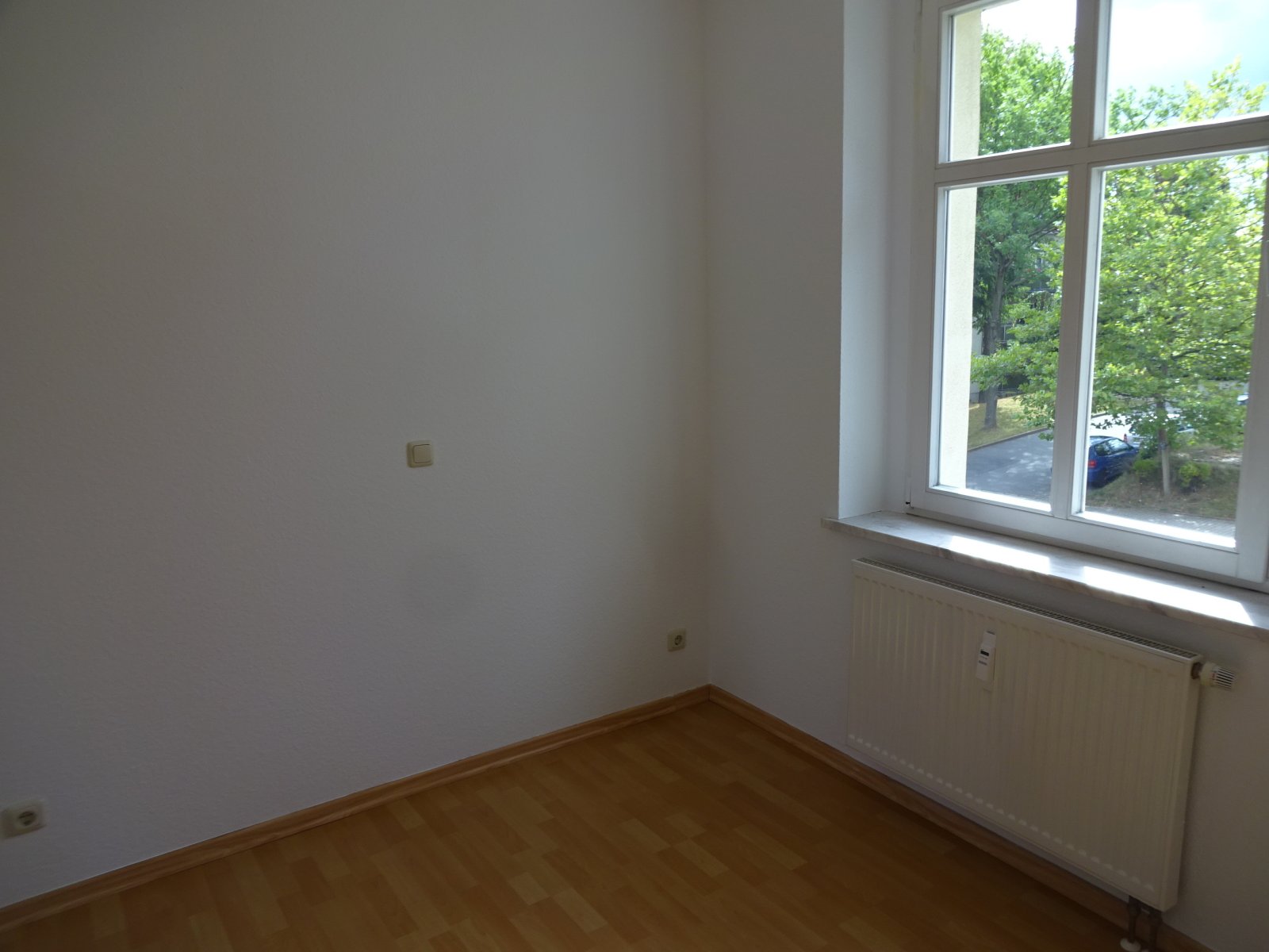 Vermietete 2-Raum DG-Wohnung mit Balkon und Stellplatz in Marienthal!