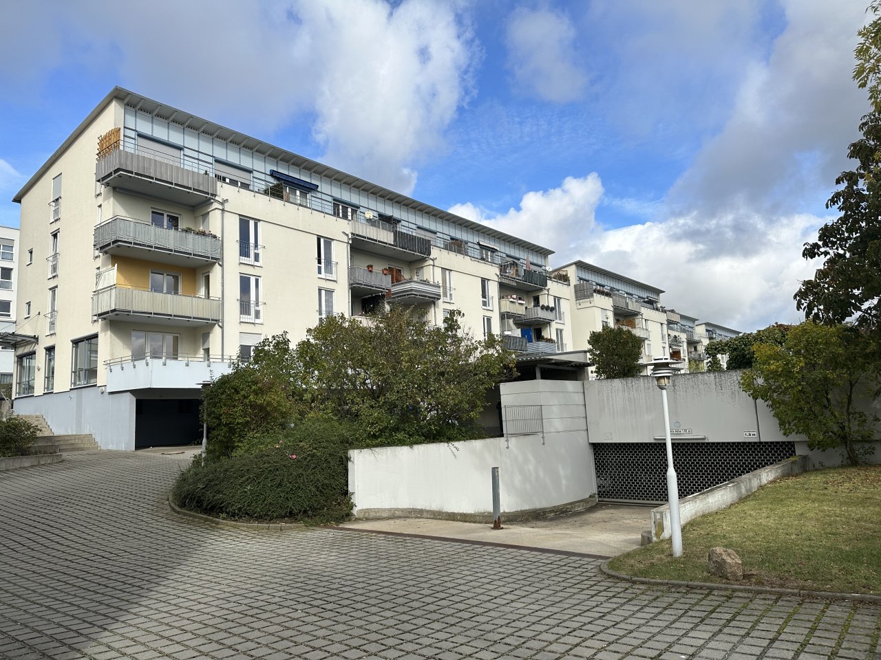 Moderne 2-Raum-Wohnung mit großer Dachterrasse und TG-Stellplatz! Vermietet!