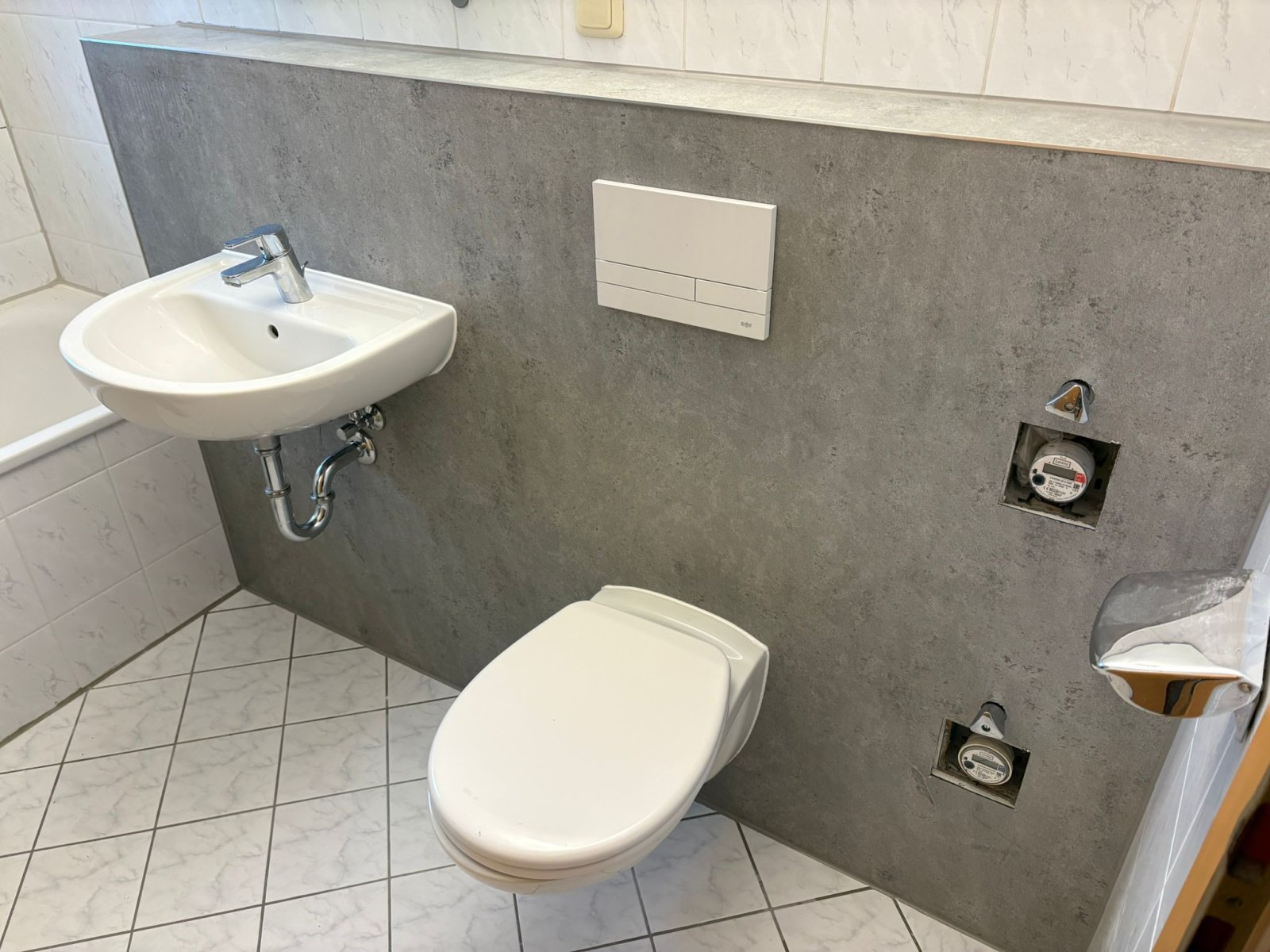 Moderne 2-Raum-Wohnung mit großer Dachterrasse und TG-Stellplatz! Vermietet!