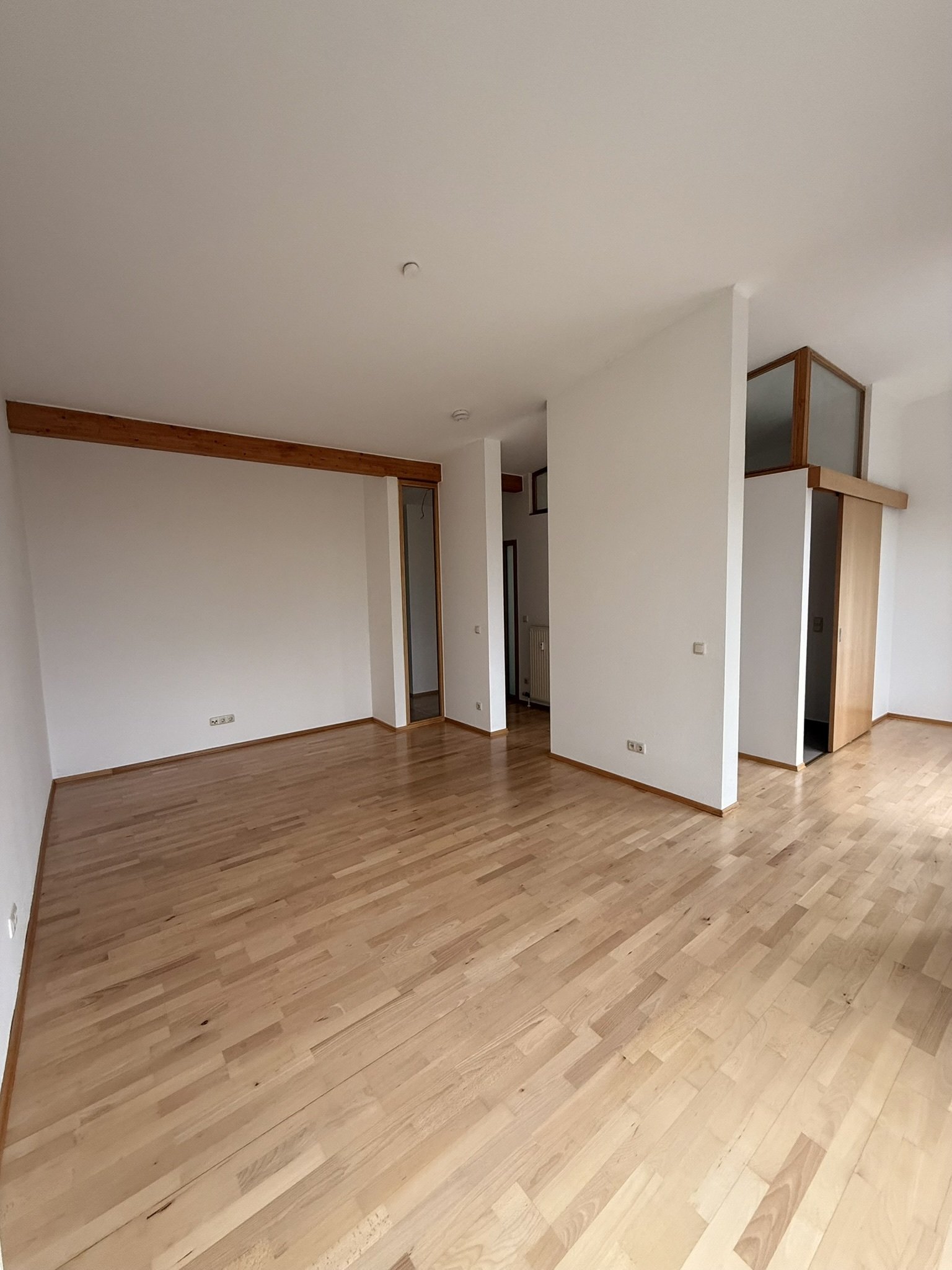 Moderne 2-Raum-Wohnung mit großer Dachterrasse und TG-Stellplatz! Vermietet!