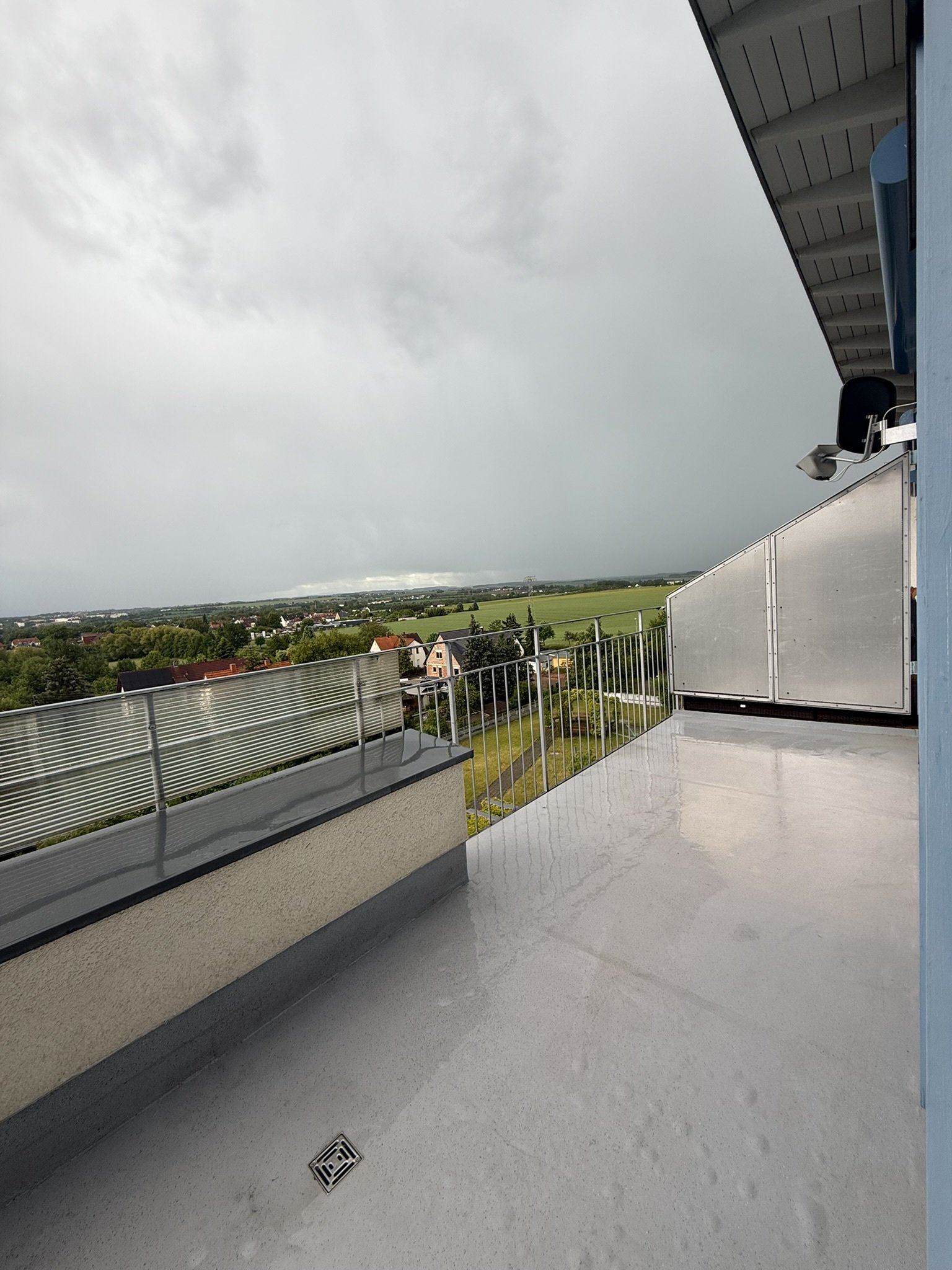 Moderne 2-Raum-Wohnung mit großer Dachterrasse und TG-Stellplatz! Vermietet!