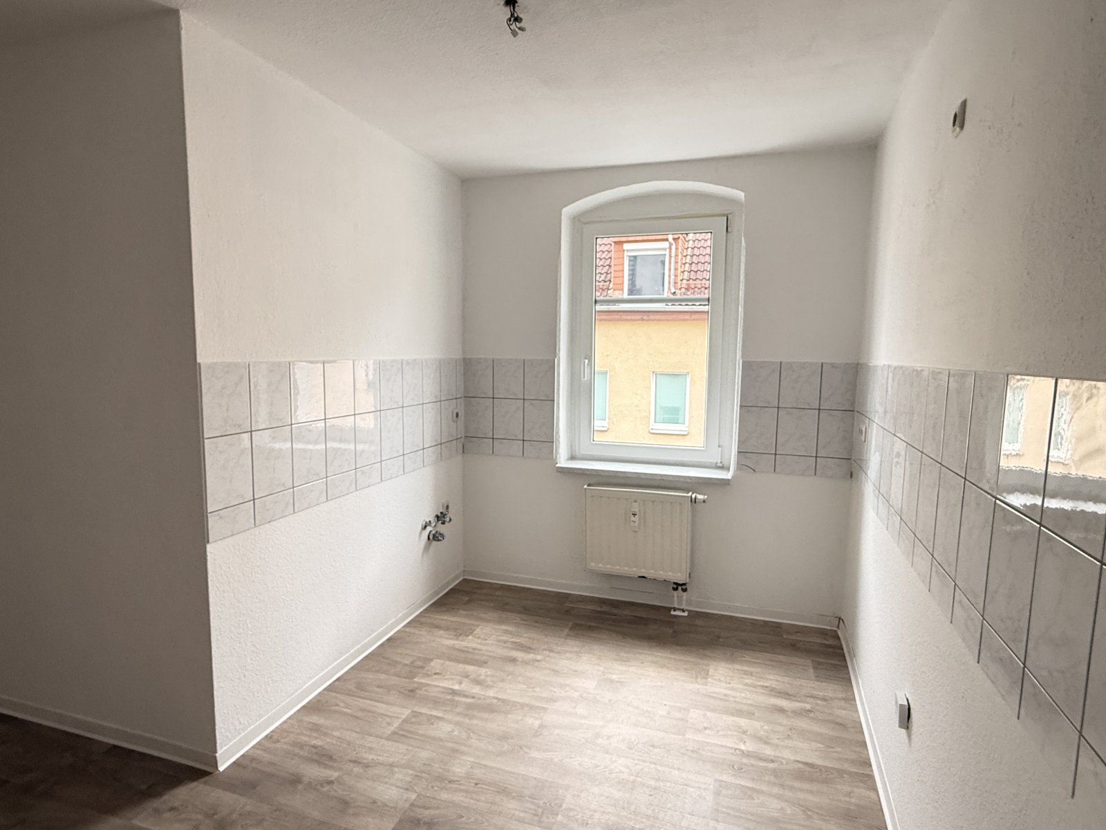 Ab 1.2.26! Helle 3-Raum-Wohnung mit Balkon in Zwickau!