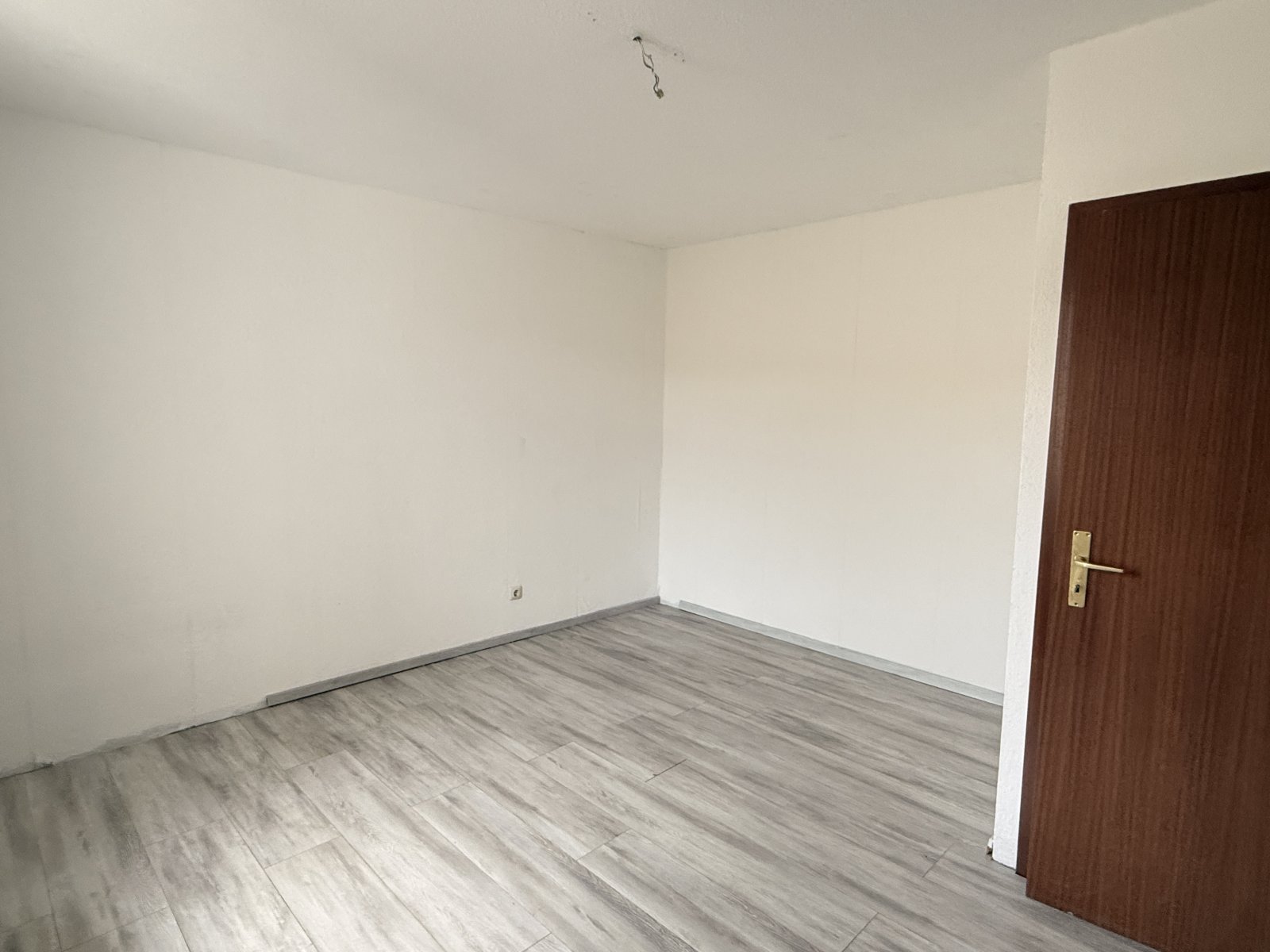 Ab 1.2.26! Helle 3-Raum-Wohnung mit Balkon in Zwickau!