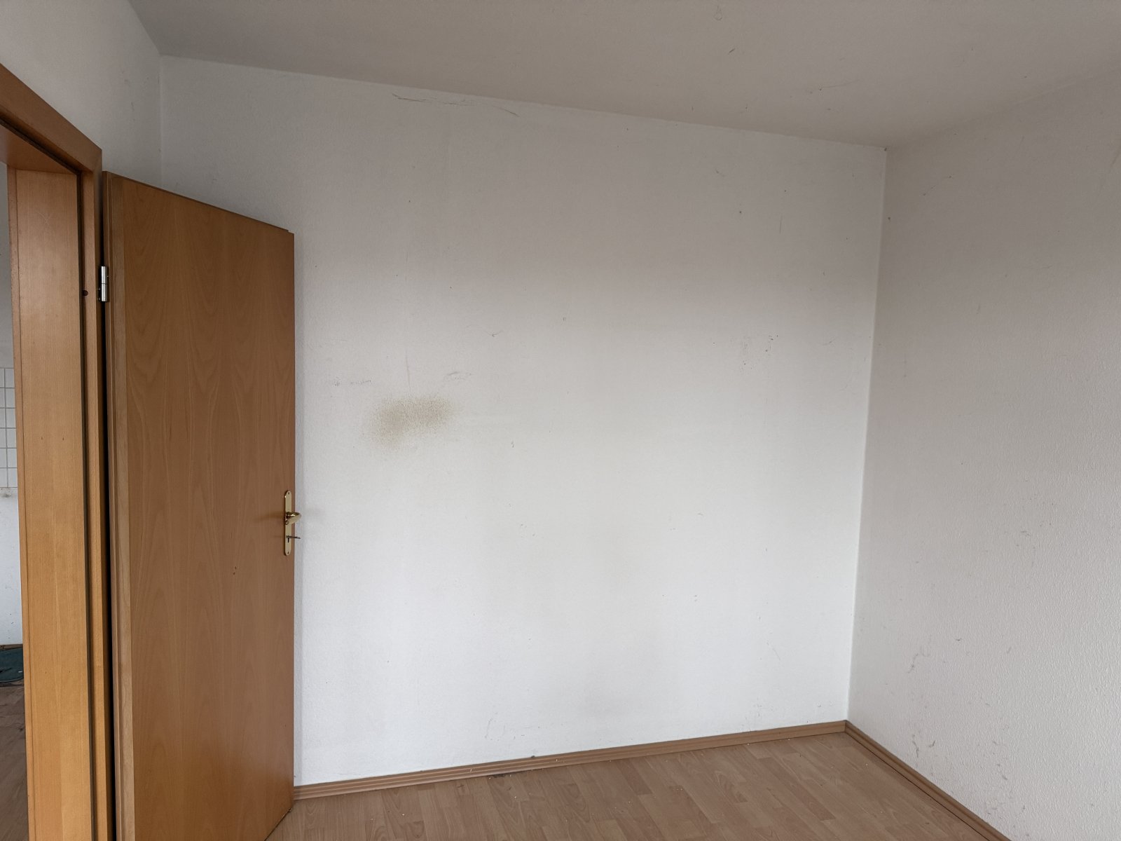 2 Monate Kaltmietfrei! Renovierungsbedürftige 2-Raum-Wohnung, attraktive Lage