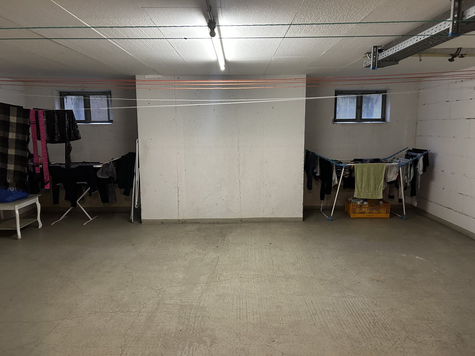 Frisch renoviert! 2-Raumwhg. mit Balkon, TG-Stpl. (duplex, saniert), Neubau 1997!