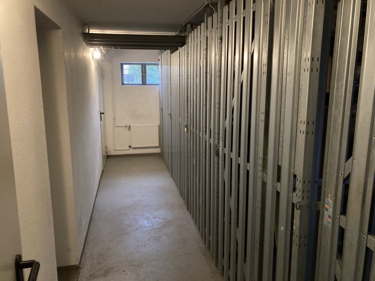 Attraktive 3-Raumwohnung mit Balkon & Carport-Stellplatz in Fraureuth! Modernisierungsbedürftig!