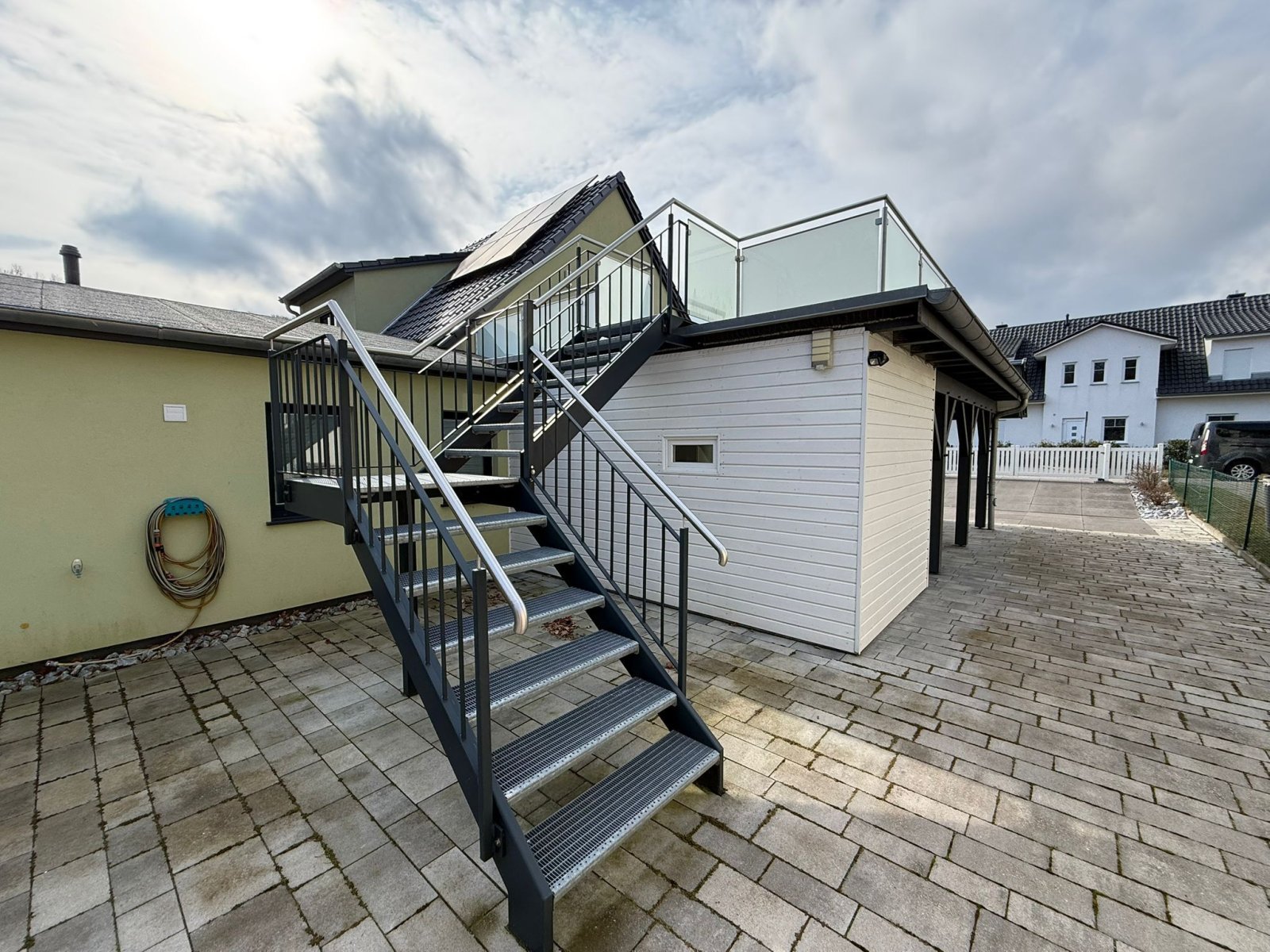 Exklusive Strandnähe trifft moderne Eleganz! EFH mit Einliegerwohnung in Bestlage von Thiessow!