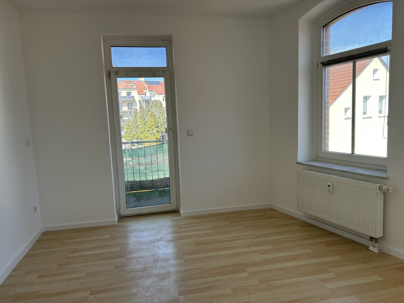 Frisch renovierte 2-Zimmer-Whg. mit Balkon, nähe Marienthal
