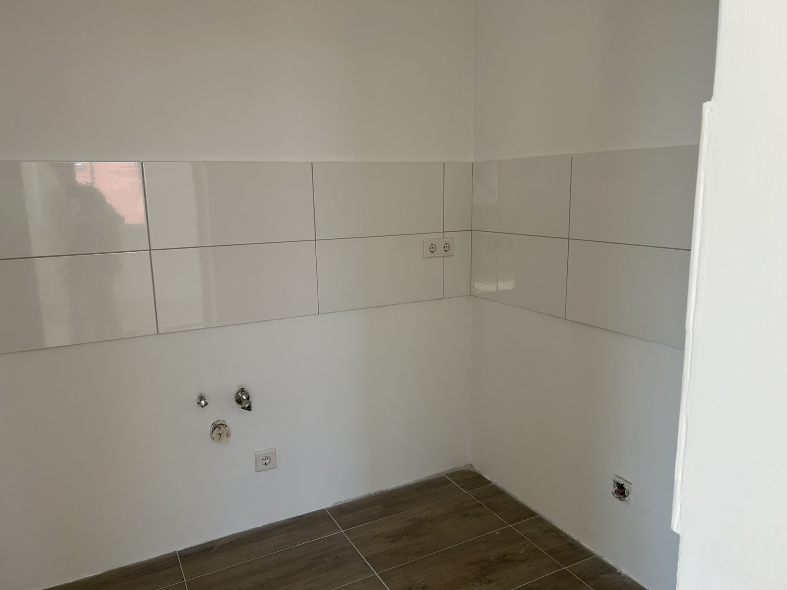 Frisch renovierte 2-Zimmer-Whg. mit Balkon, nähe Marienthal