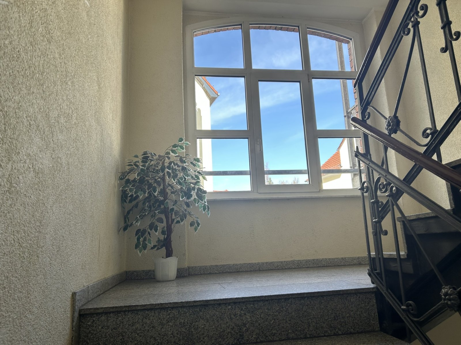 Frisch renovierte 2-Zimmer-Whg. mit Balkon, nähe Marienthal