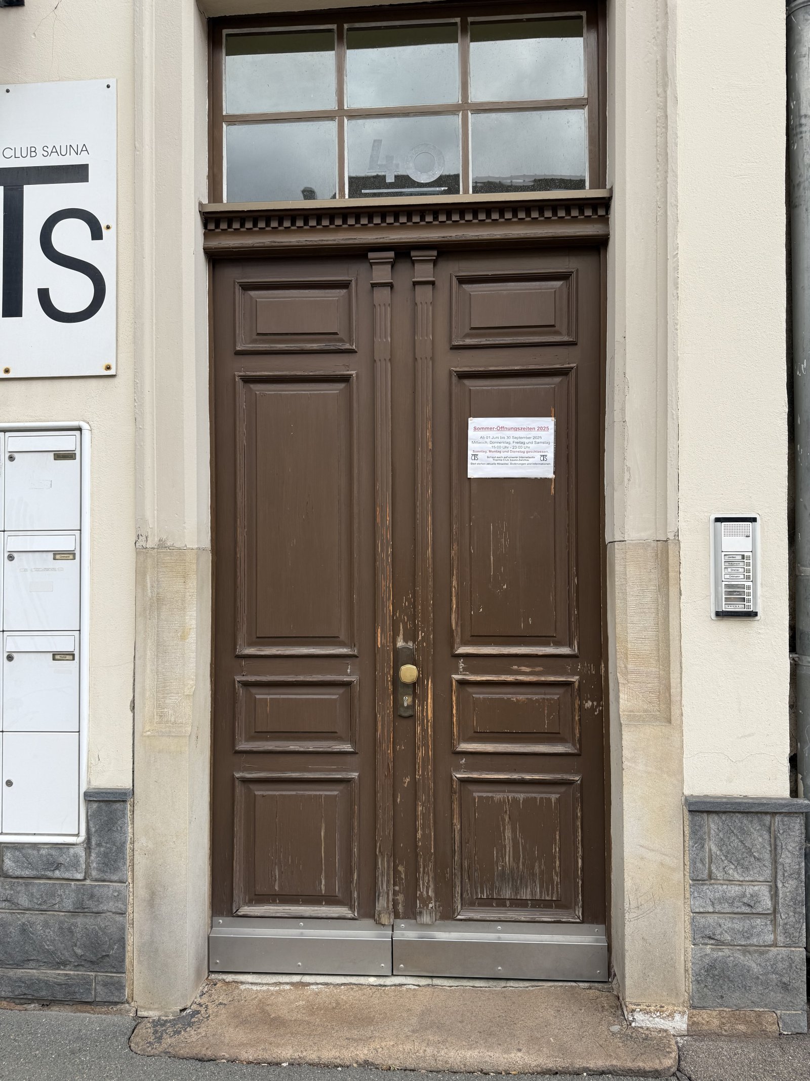 Zentrumsnah: Denkmalgesch. MFH, Gewerbe + 4 WE mit Balkonen in Zwickau! 1 WE leer ab 01.06.2026