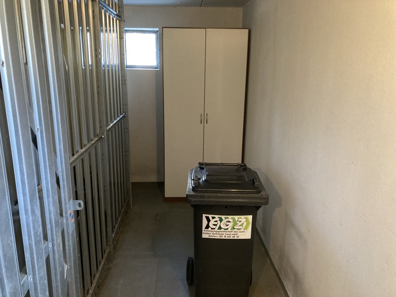 Fraureuth, schöne 2-Zimmer Erdgeschosswohnung mit Balkon, Stellplatz optional