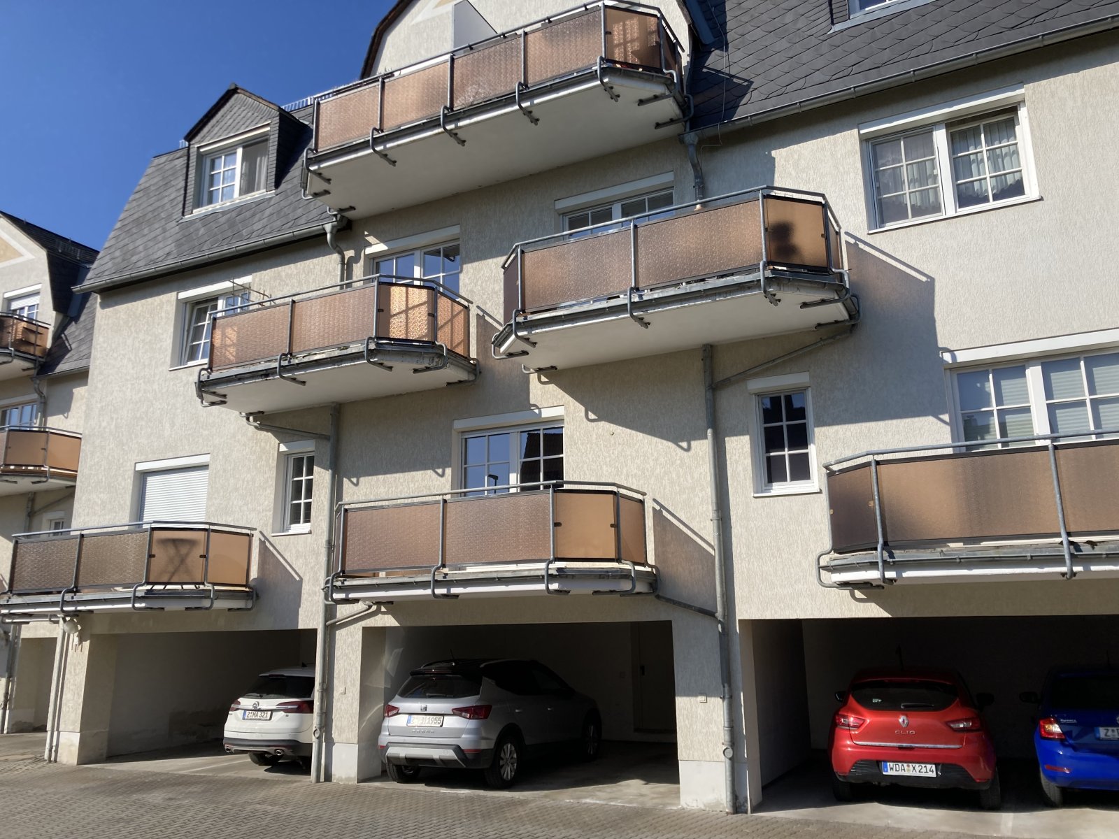 Fraureuth, schöne 2-Zimmer Erdgeschosswohnung mit Balkon, Stellplatz optional
