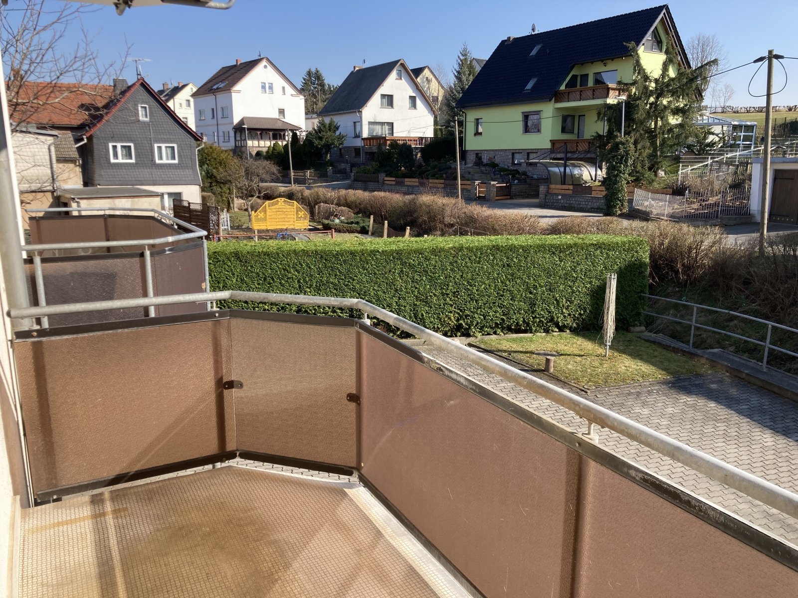 Fraureuth, schöne 2-Zimmer Erdgeschosswohnung mit Balkon, Stellplatz optional