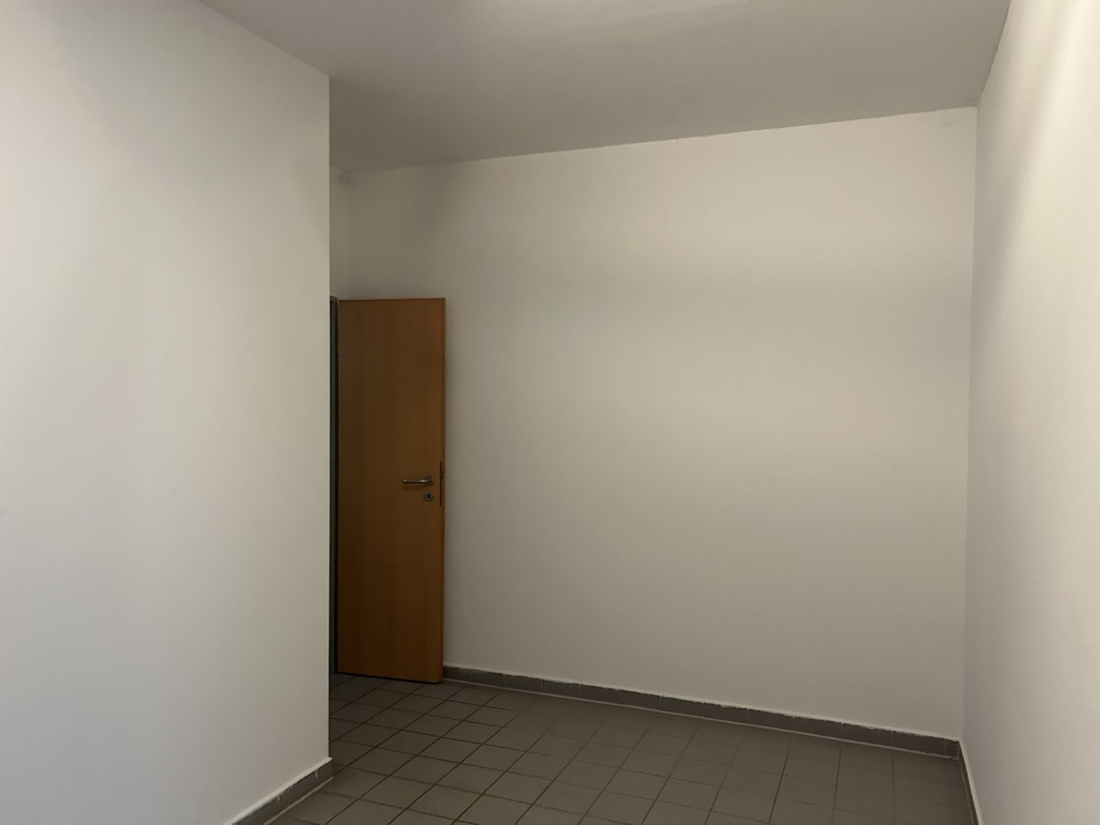 Bezugsfertige Gewerbeeinheit mit Carport-Stpl. nähe Zentrum! Denkmalschutz!