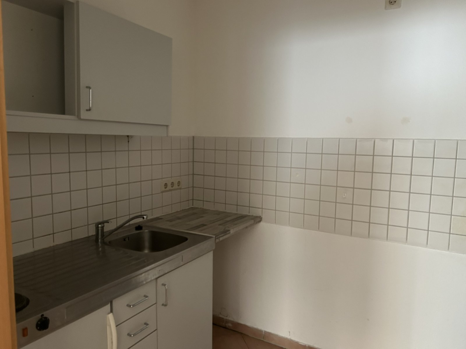 Ab 01.04 !!!Einraumwohnung im Zwickauer Zentrum mit Balkon und kleiner Küche!