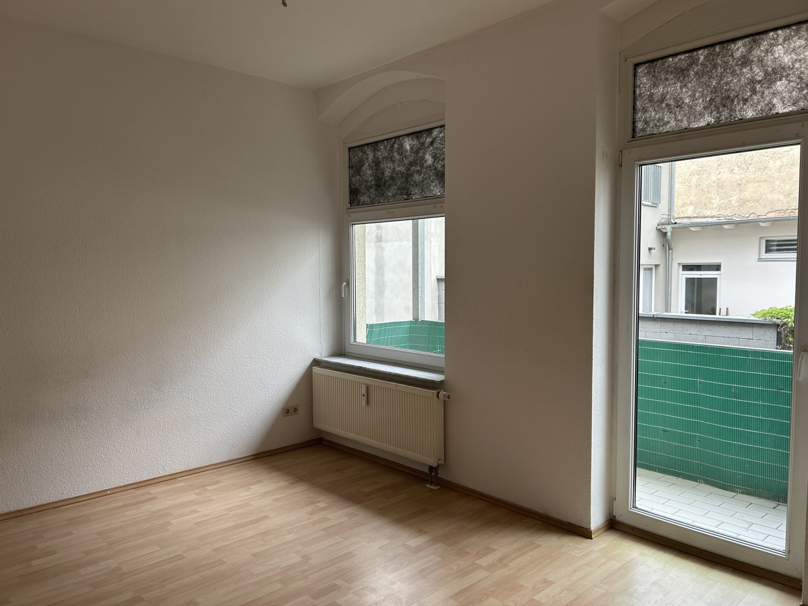 Ab 01.04 !!!Einraumwohnung im Zwickauer Zentrum mit Balkon und kleiner Küche!