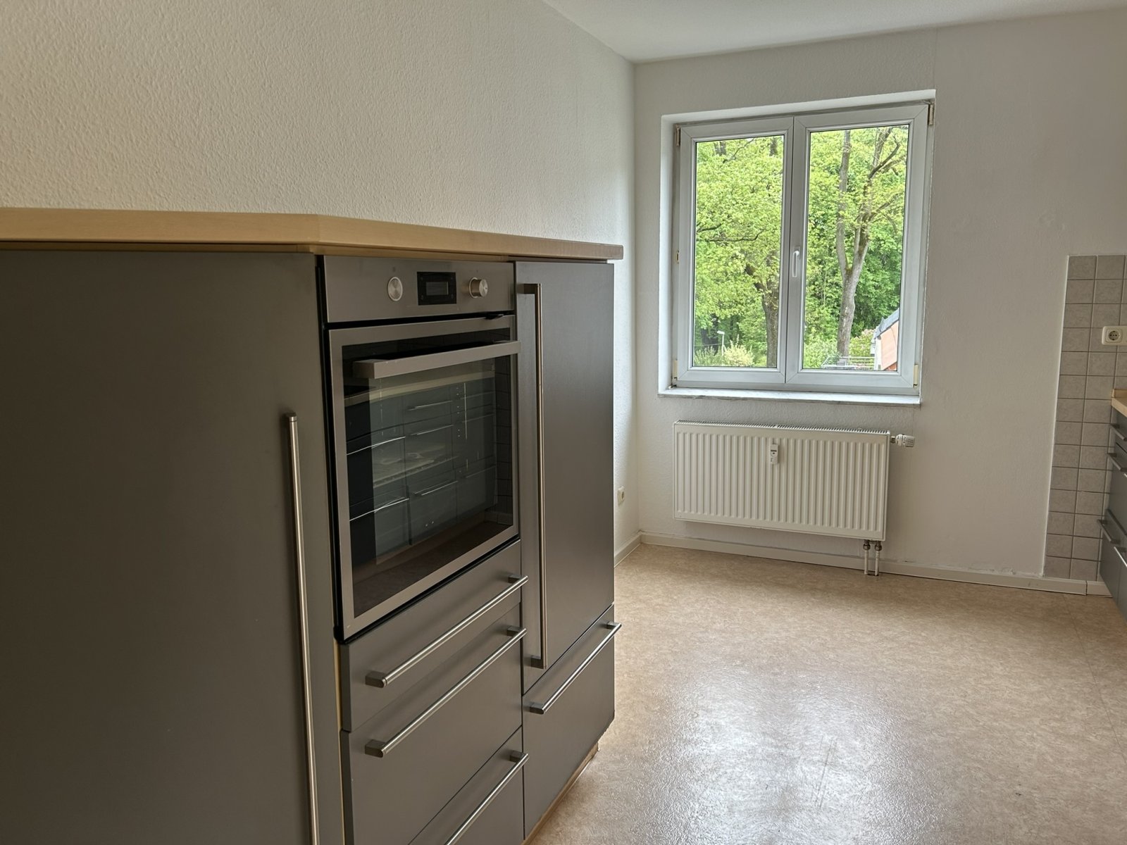 Ab 1.7.! Helle 3-Raumwohnung mit zwei Balkonen und Stellpl. in Zwickau