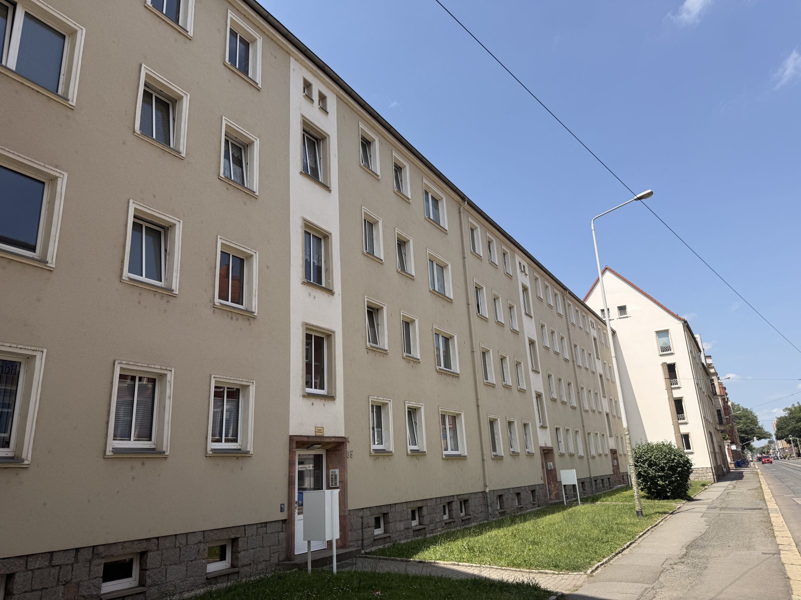 Schöne 2-Raumwohnung mit Balkon, Stpl. und neuer EBK! Tageslichtbad!